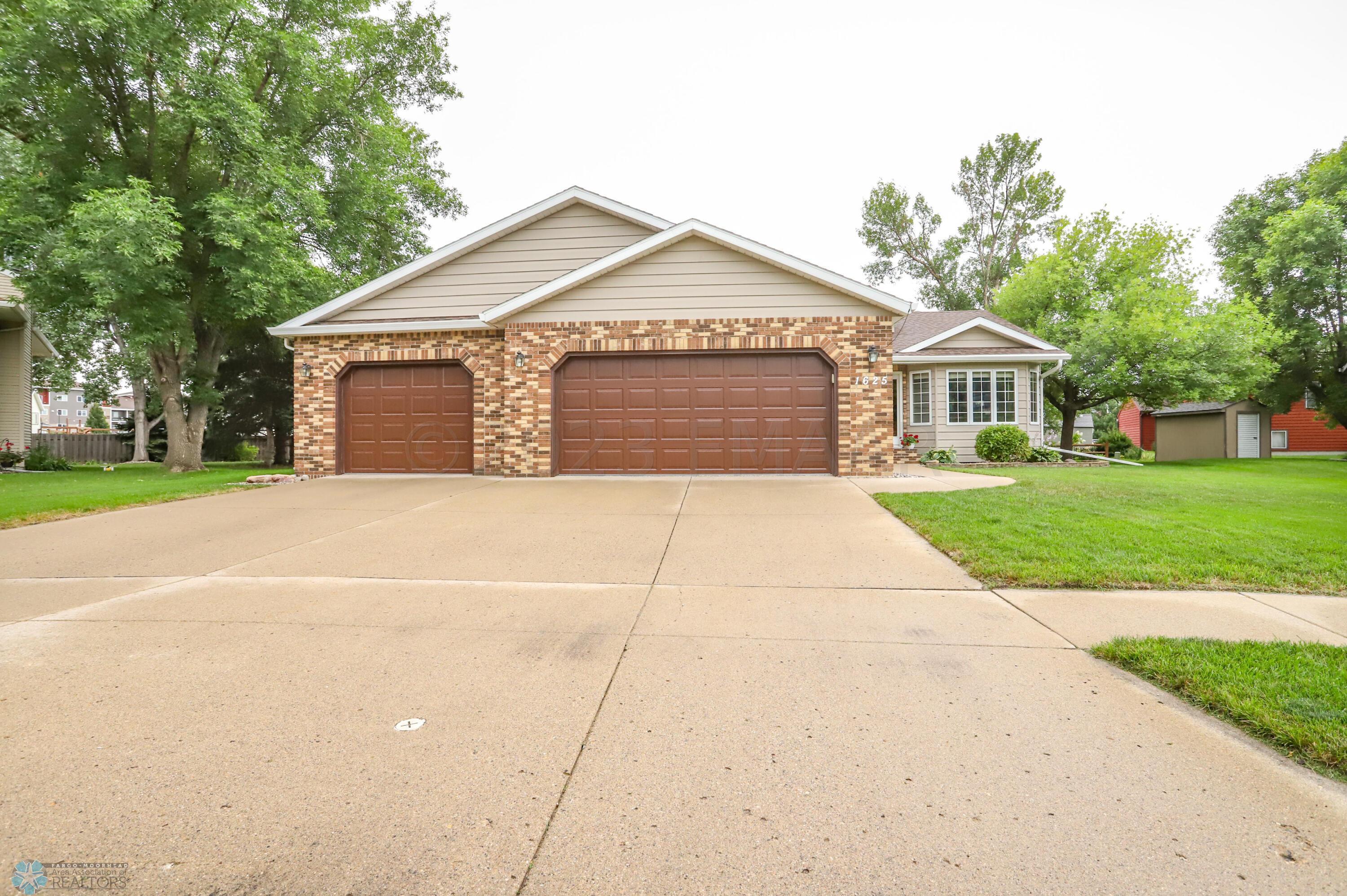 1625 Maple Place