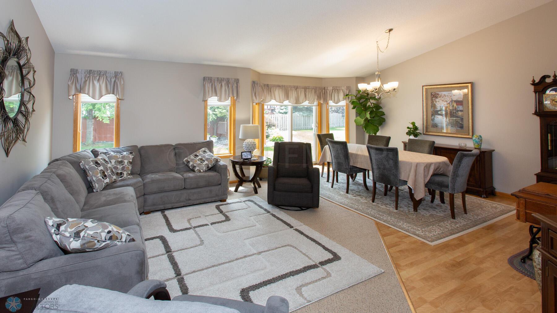 Living Dining Area
