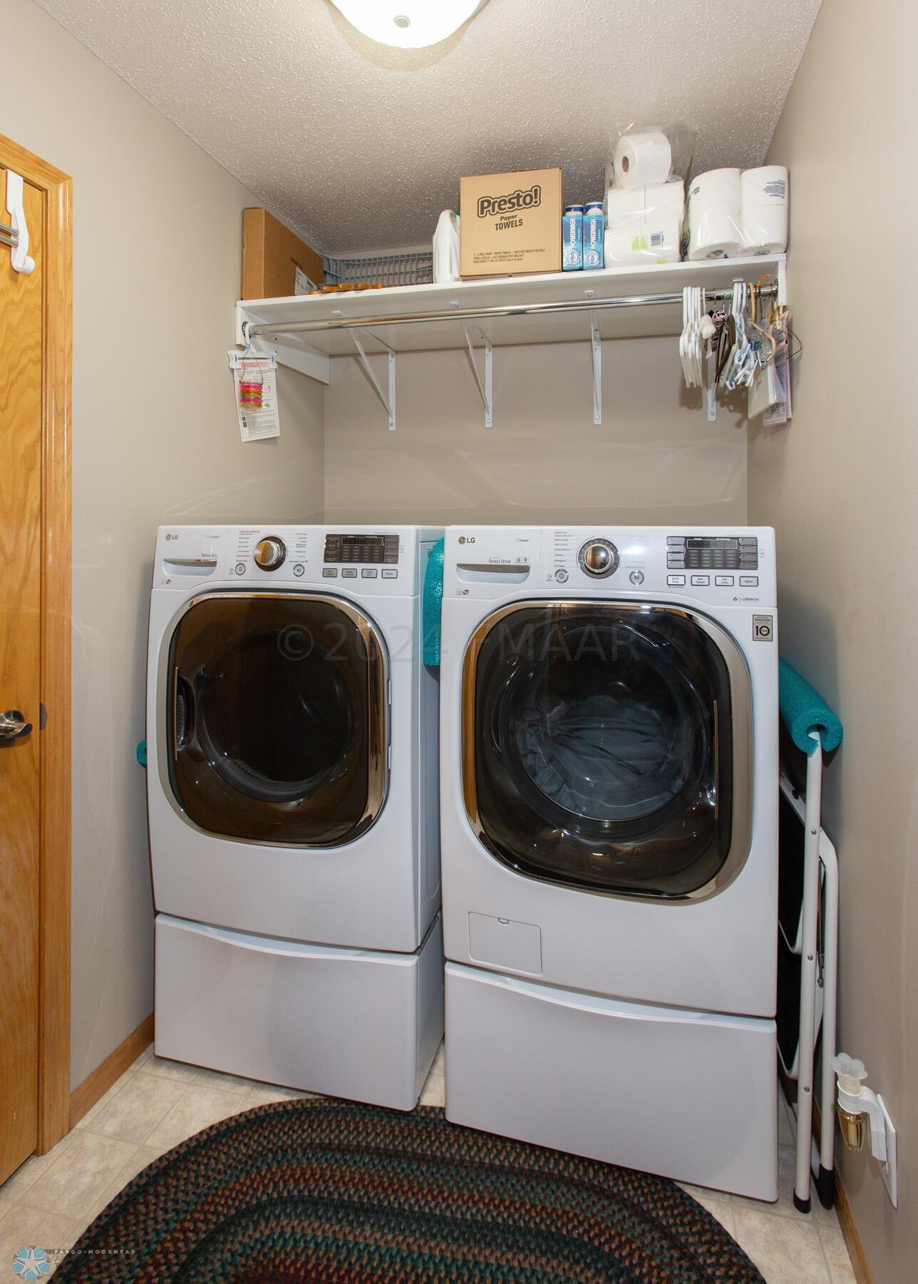 Washer/Dryer Included!