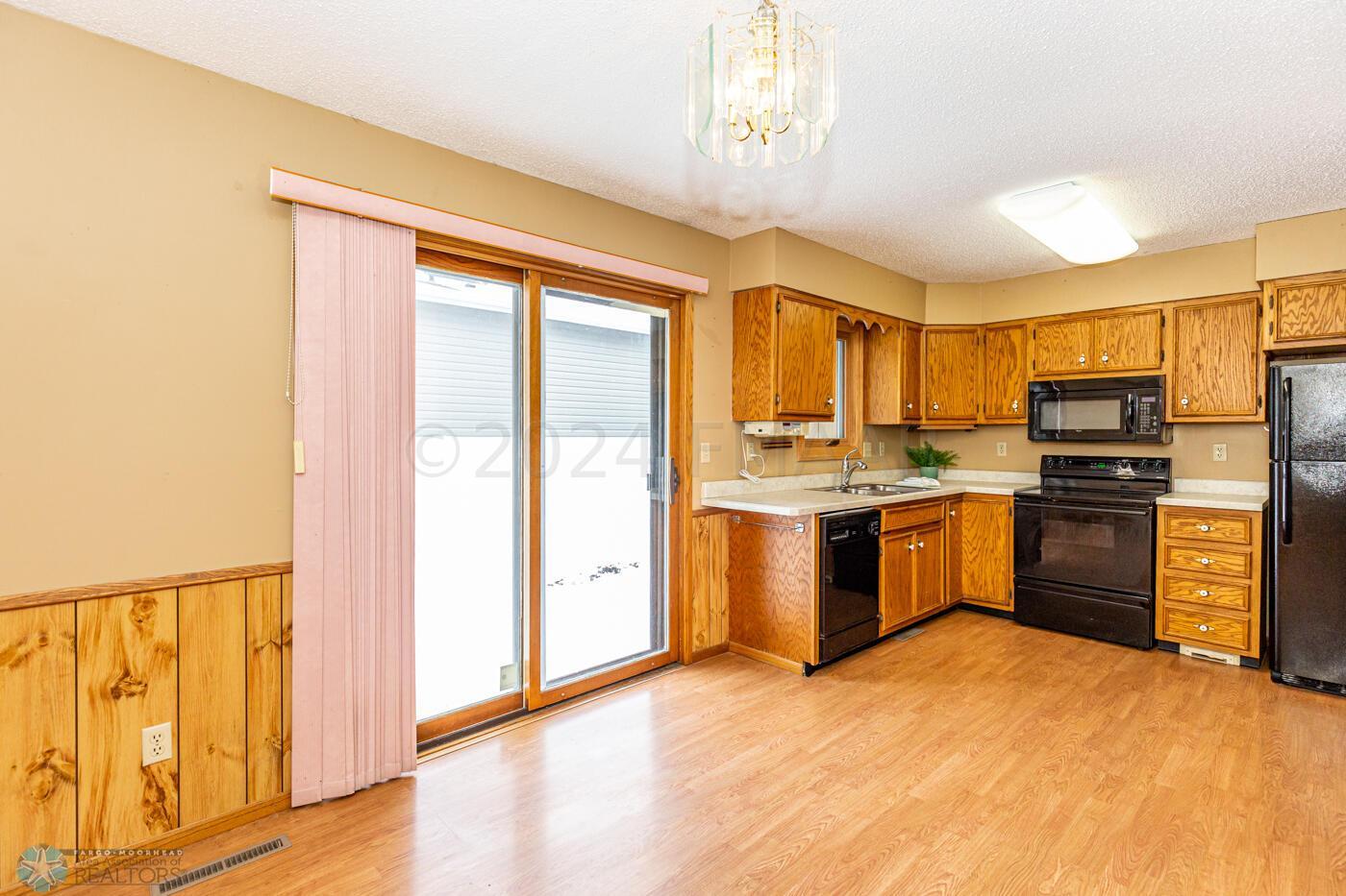 Dining/Kitchen