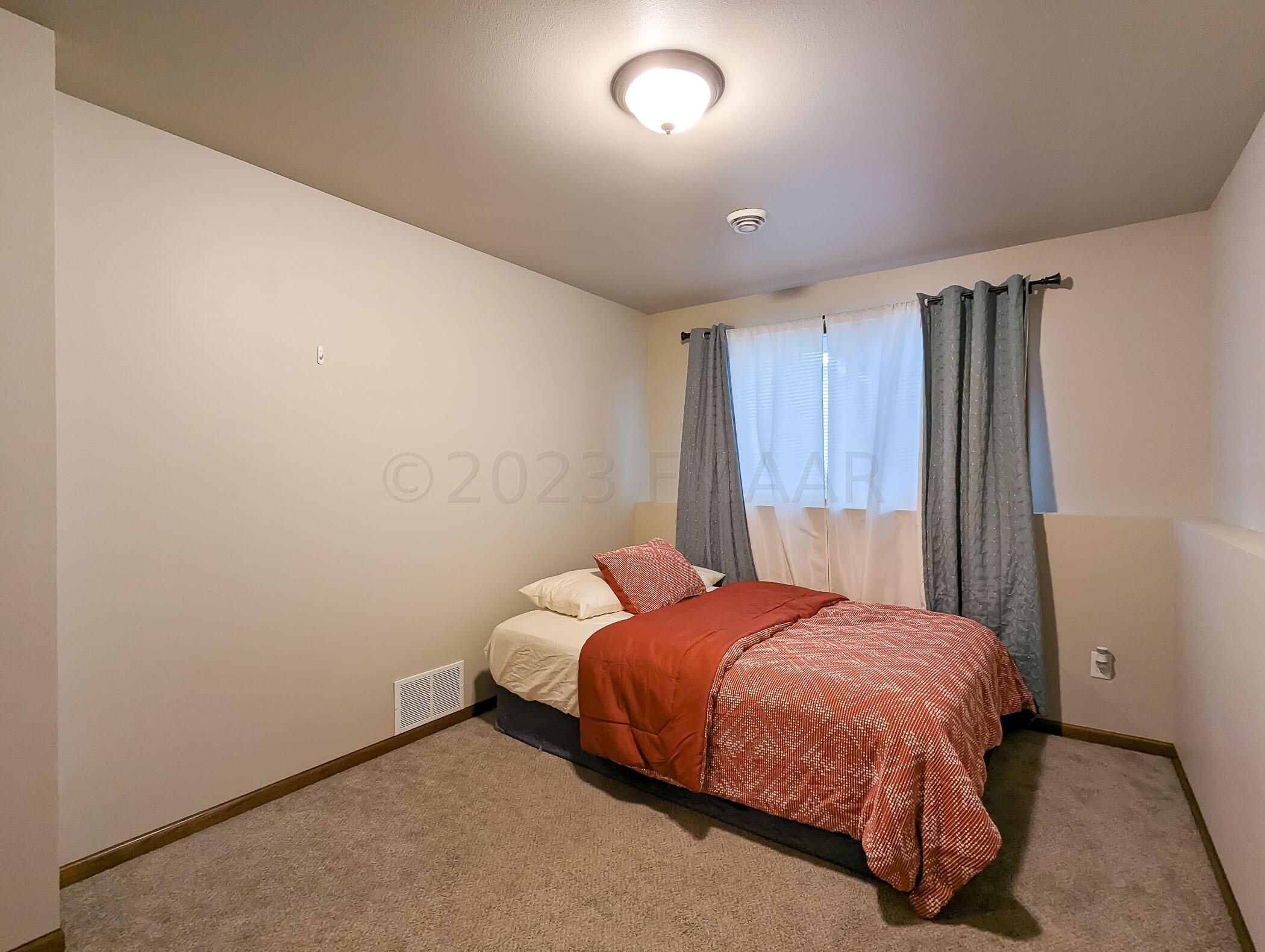 L2P035-222837672