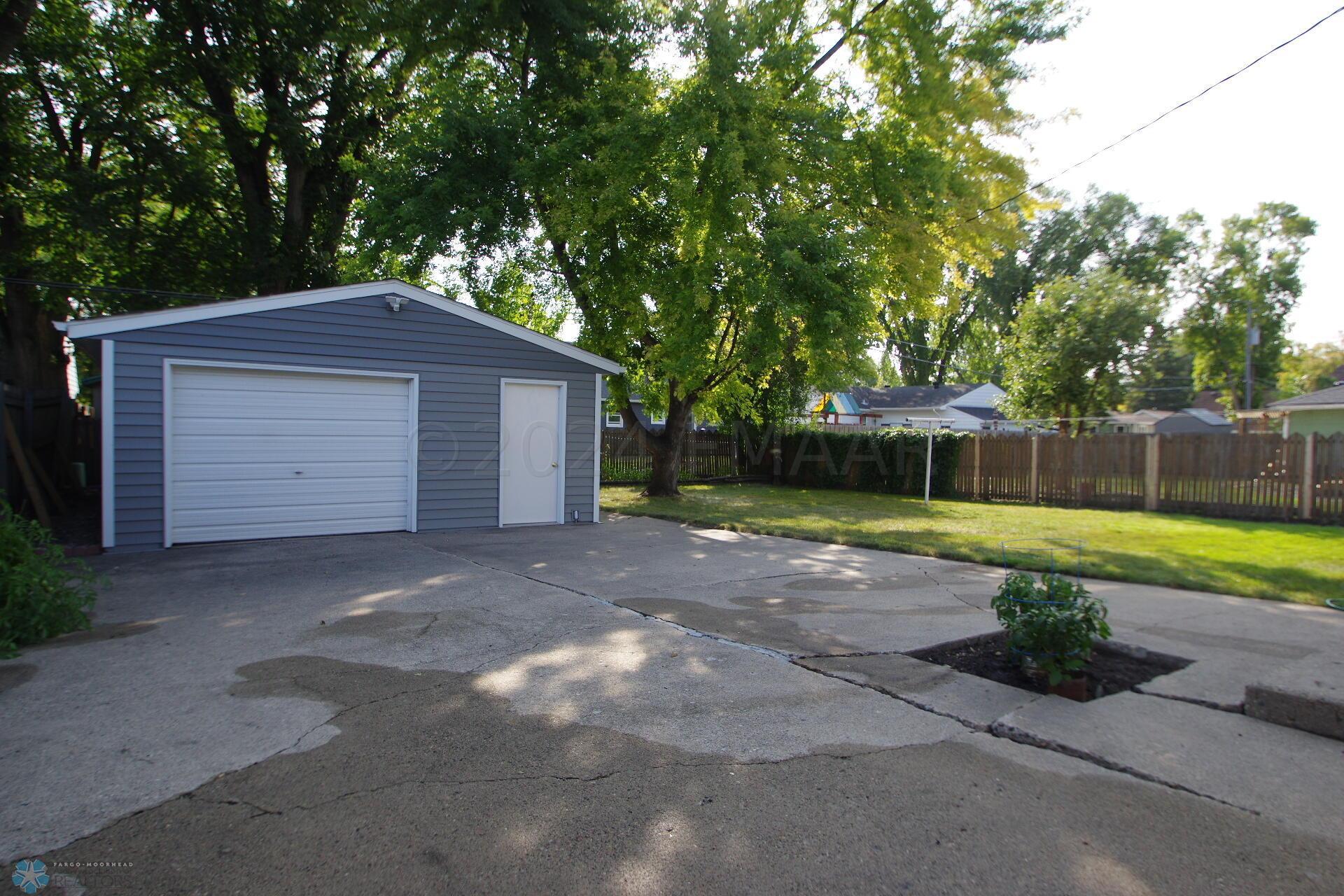 Garage Detached 1
