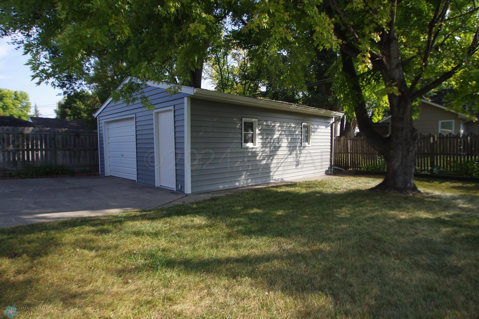 Garage Detached 2