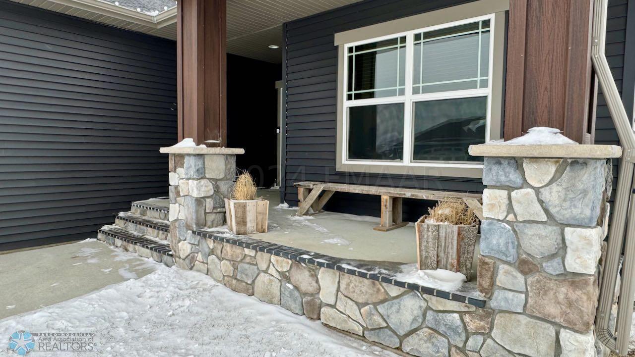 (6) Front Porch