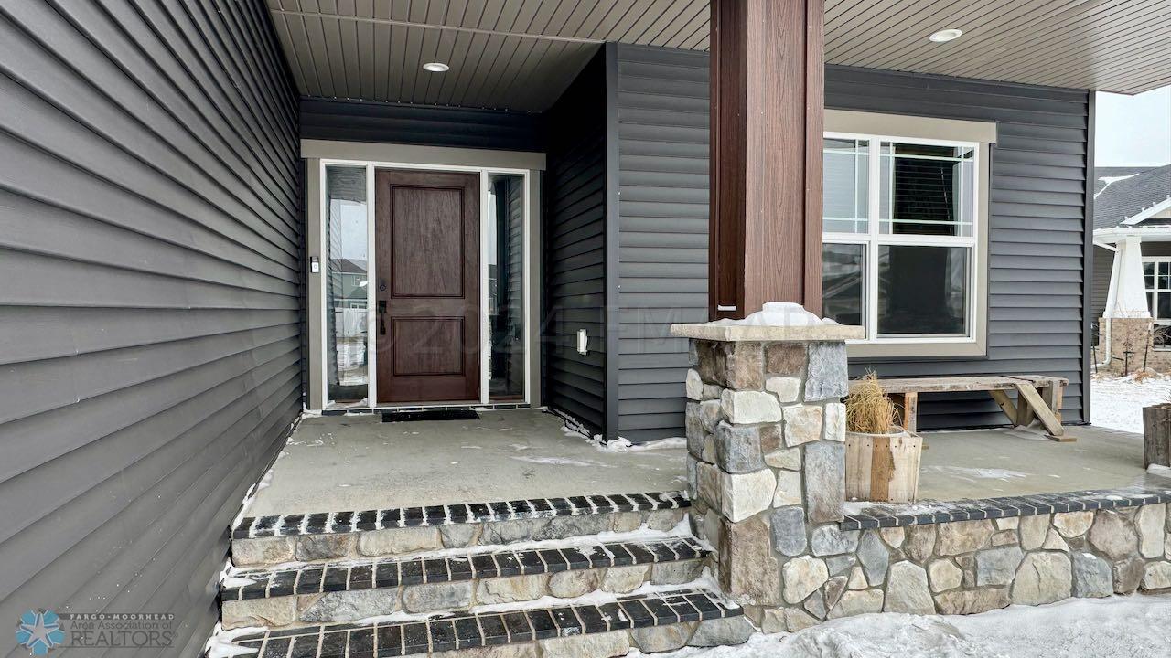 (7) Front Porch