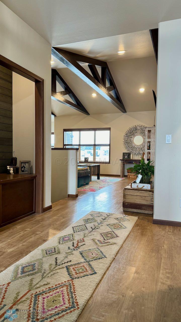 (10) Large Entry