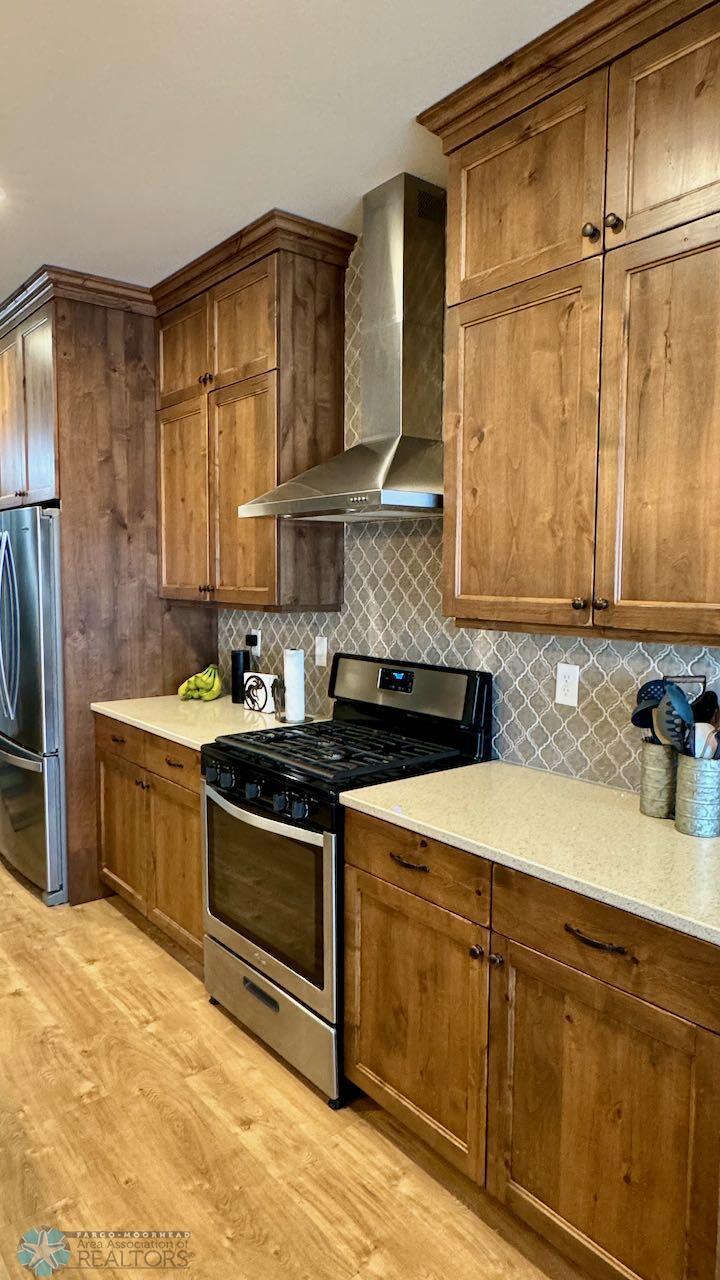 (27) Kitchen