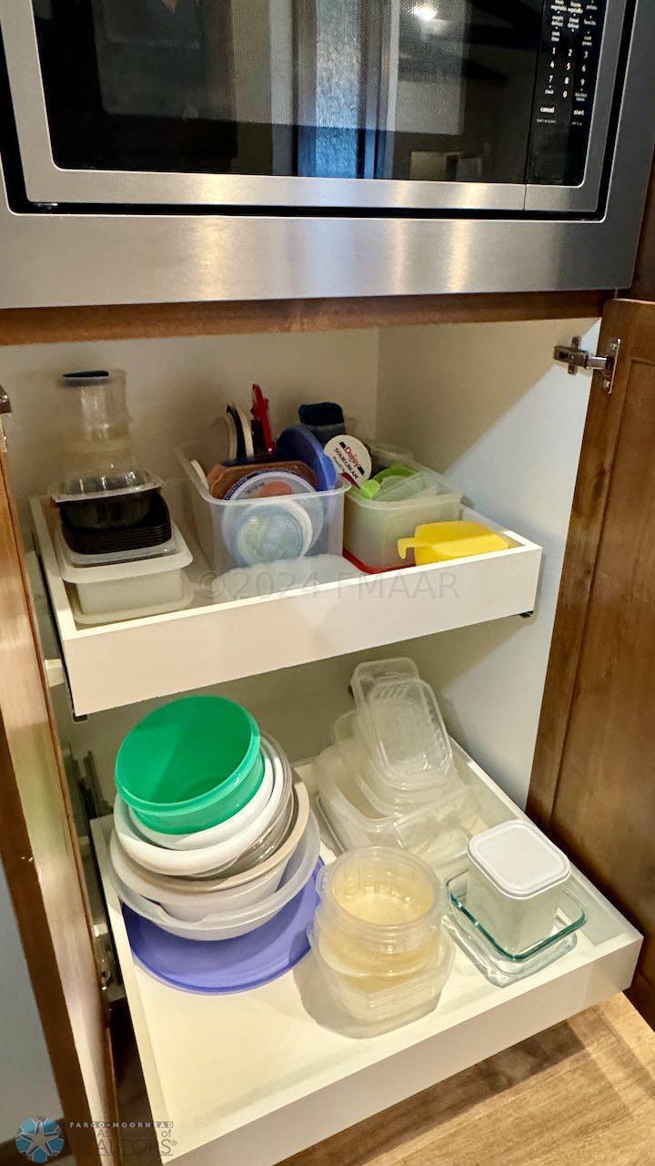 (31) Kitchen Pull-Outs