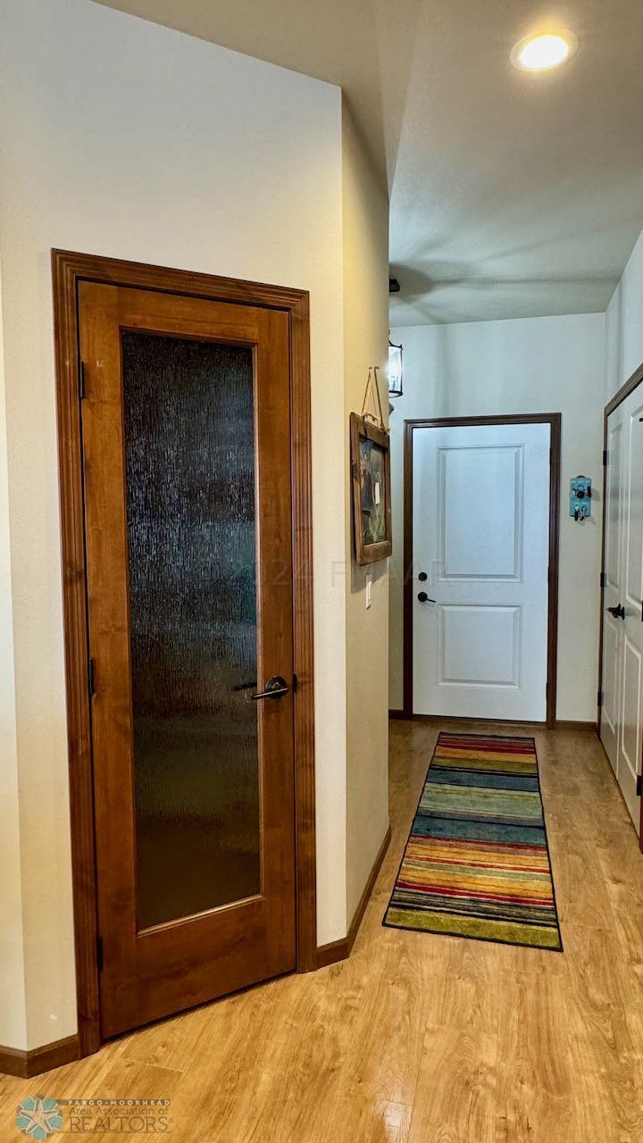 (33) Kitchen Pantry Garage Entry