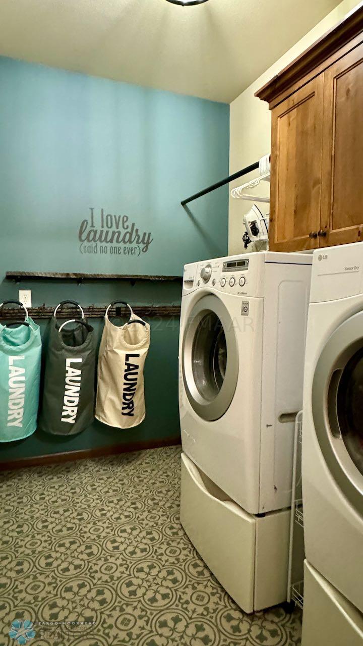 (35) Main Floor Laundry