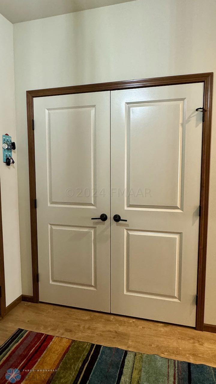 (38) Garage Entry Large Closet