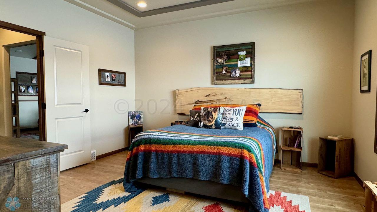 (39) Master Bedroom