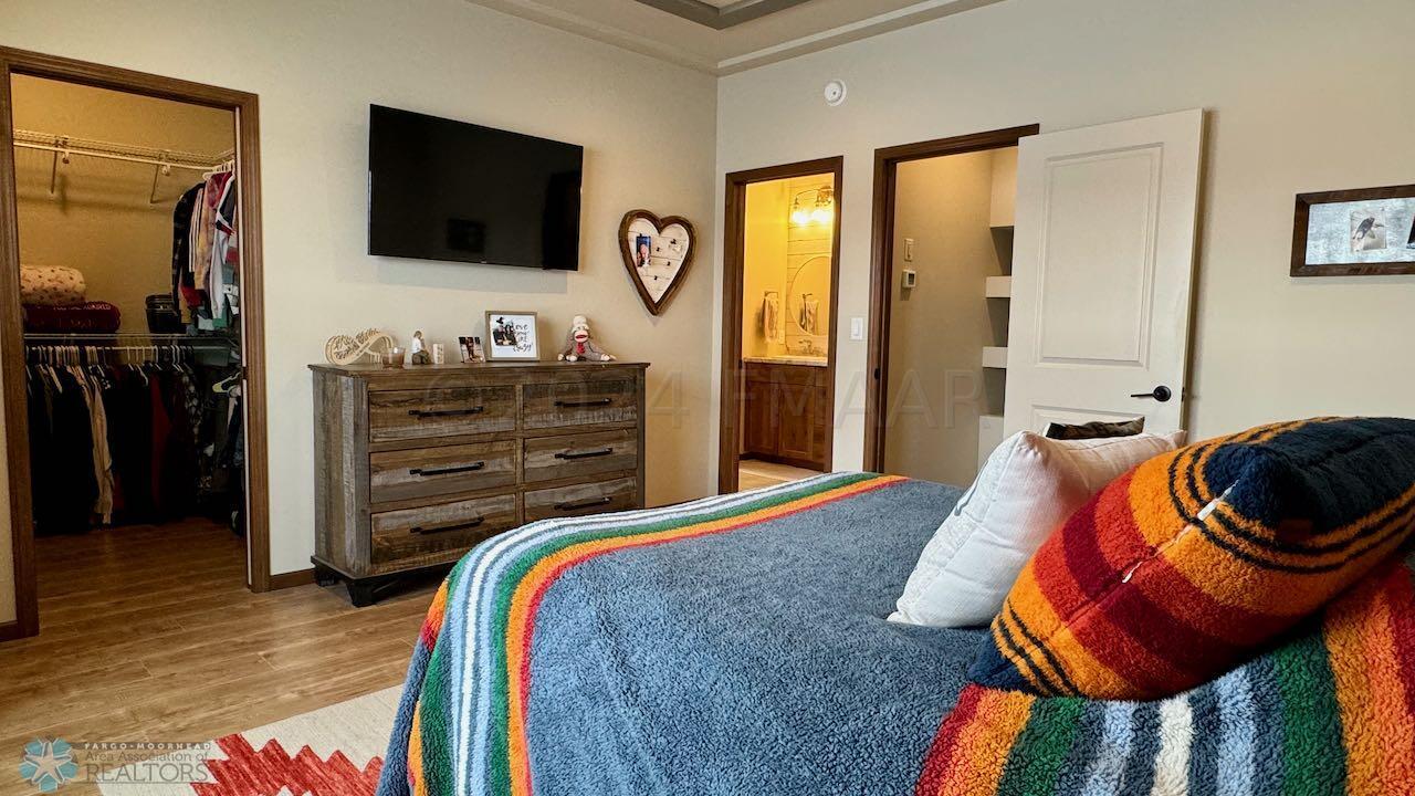 (41) Master Bedroom