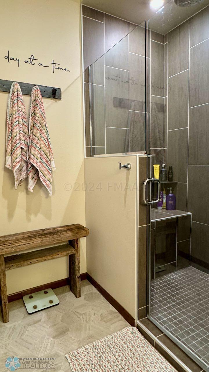 (48) Master Bath Rain Shower