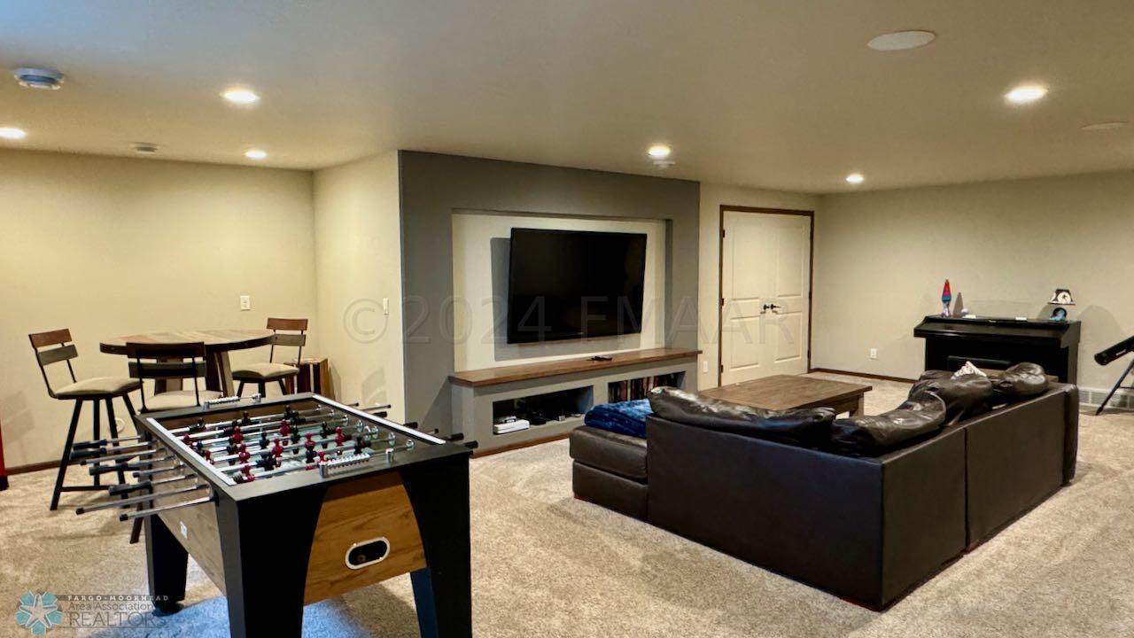 (59) Family Room