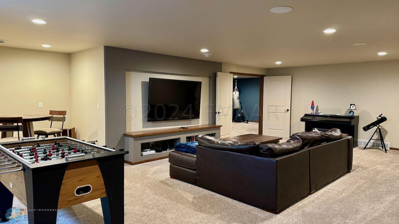 (60) Family Room