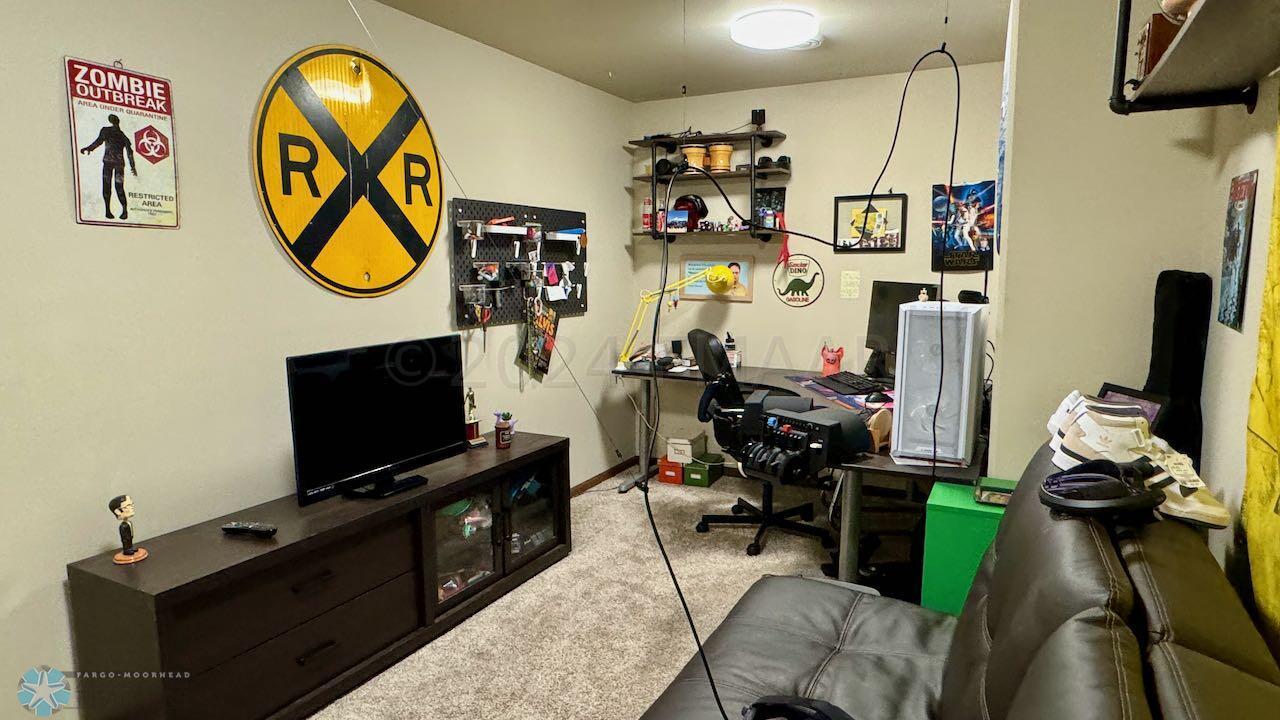 (75) Flex Room