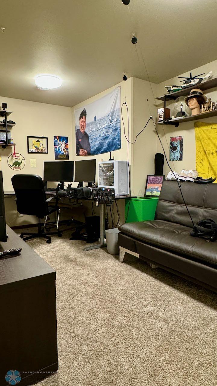 (76) Flex Room