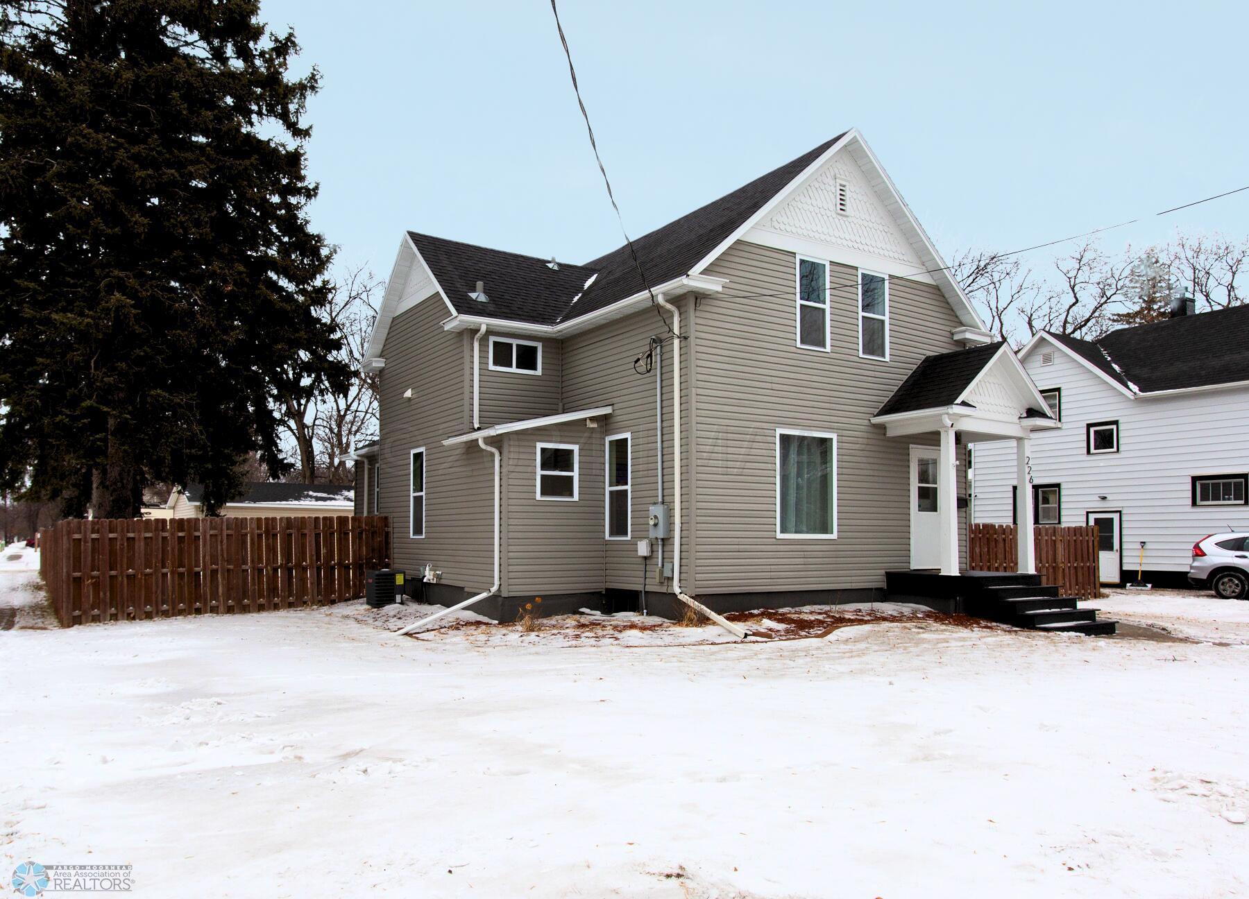 226 9th Street N Moorhead
