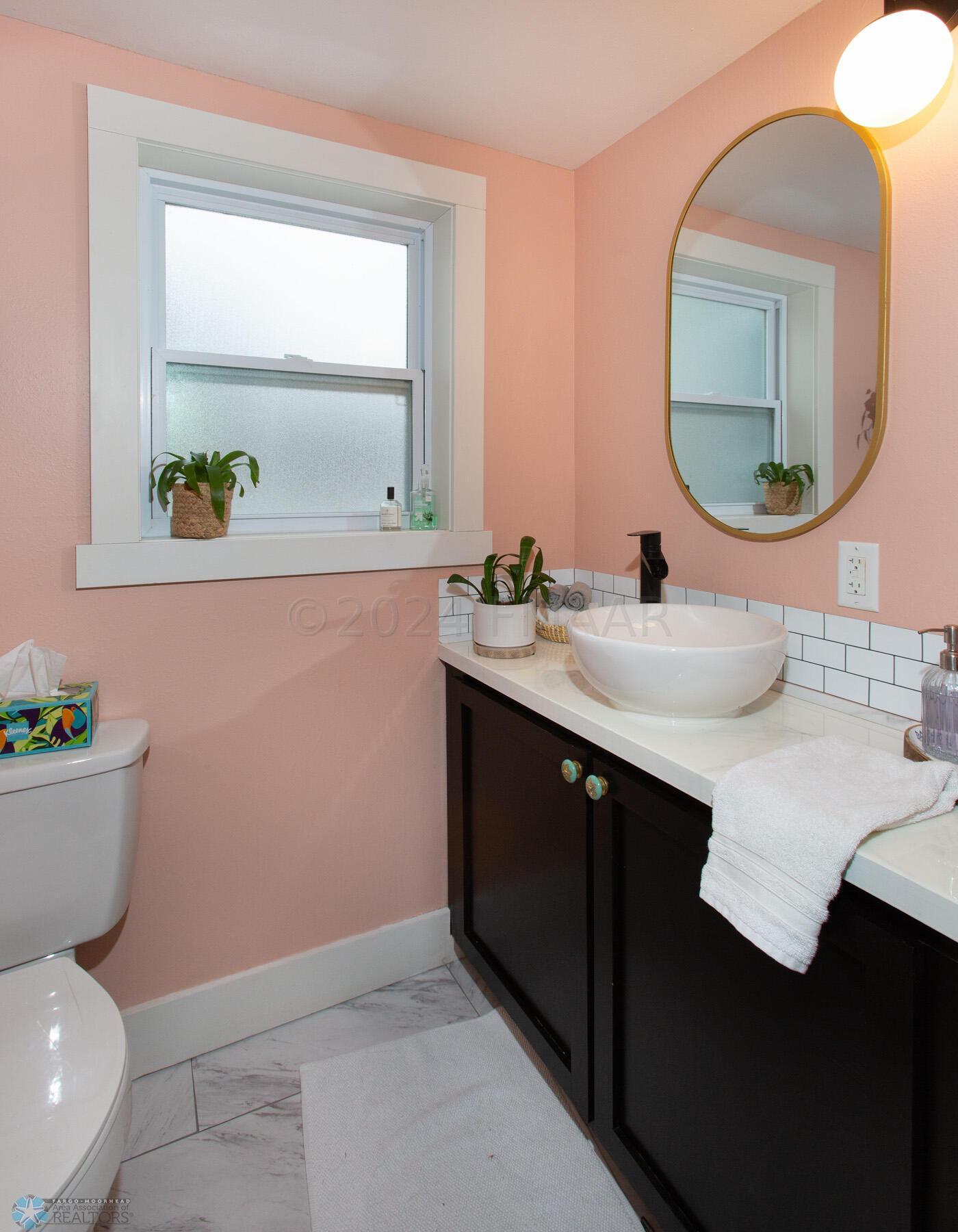 Main Floor 1/2 Bath