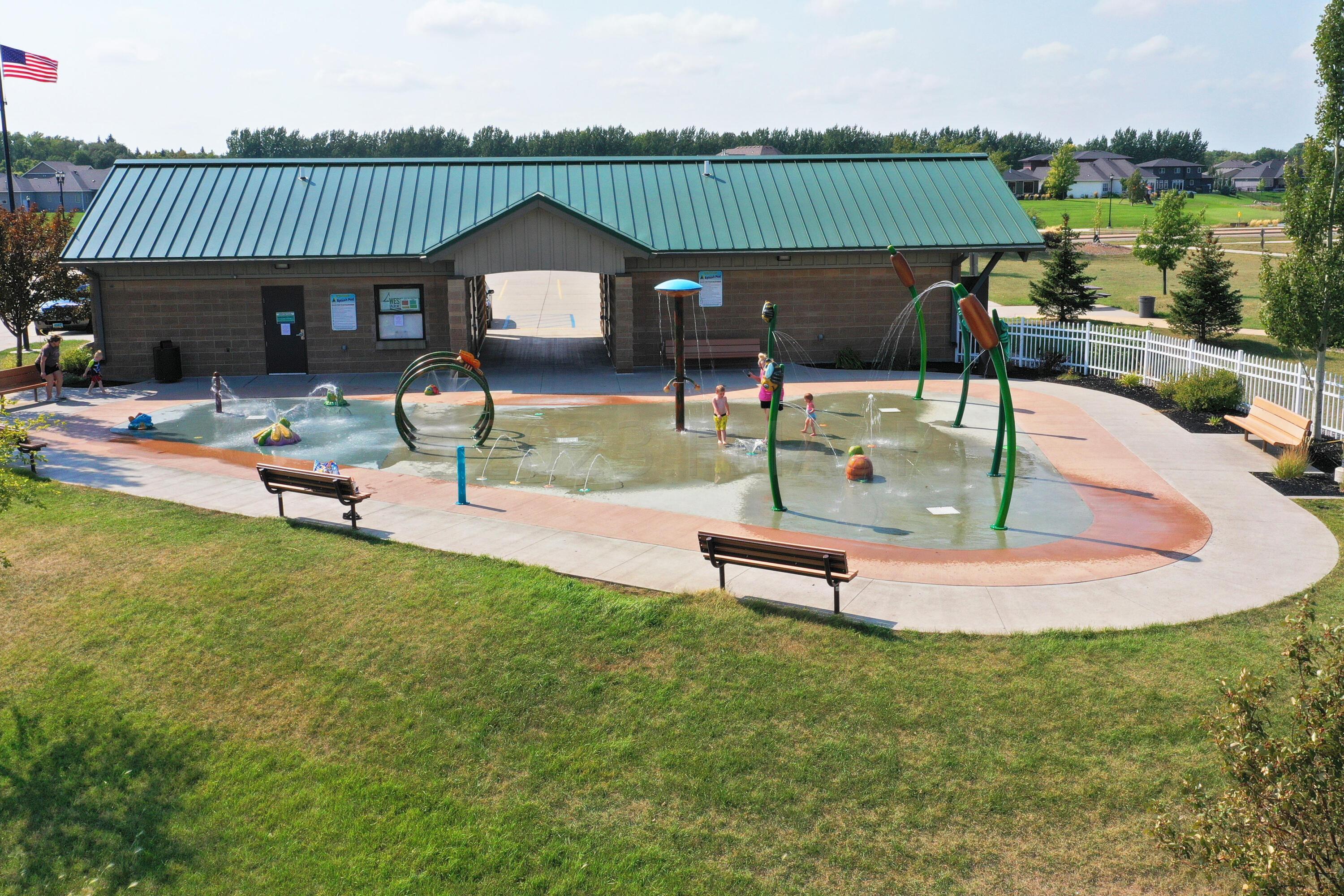 Nearby Splashpad and park