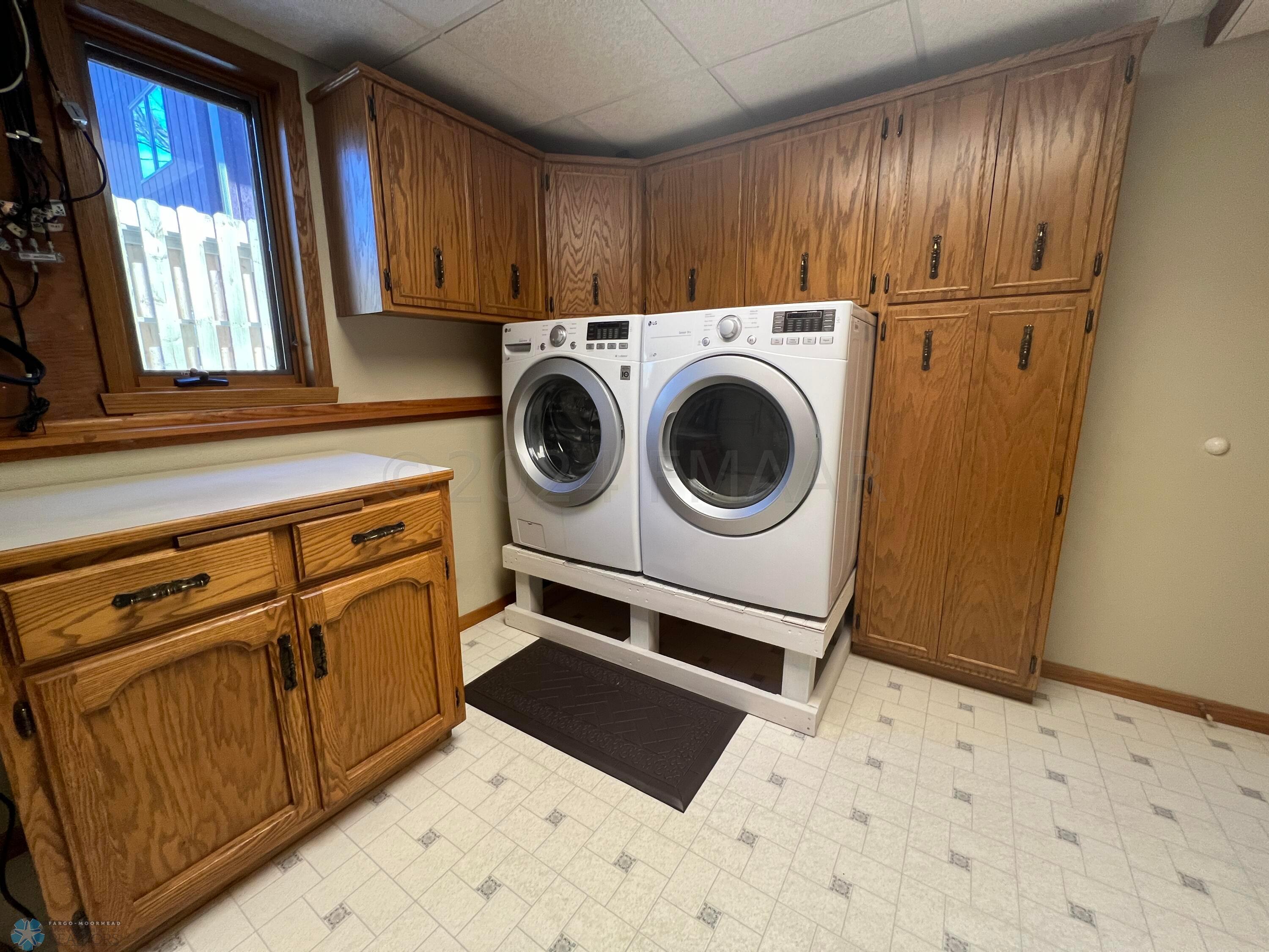 Tons of cabinets and counter for folding