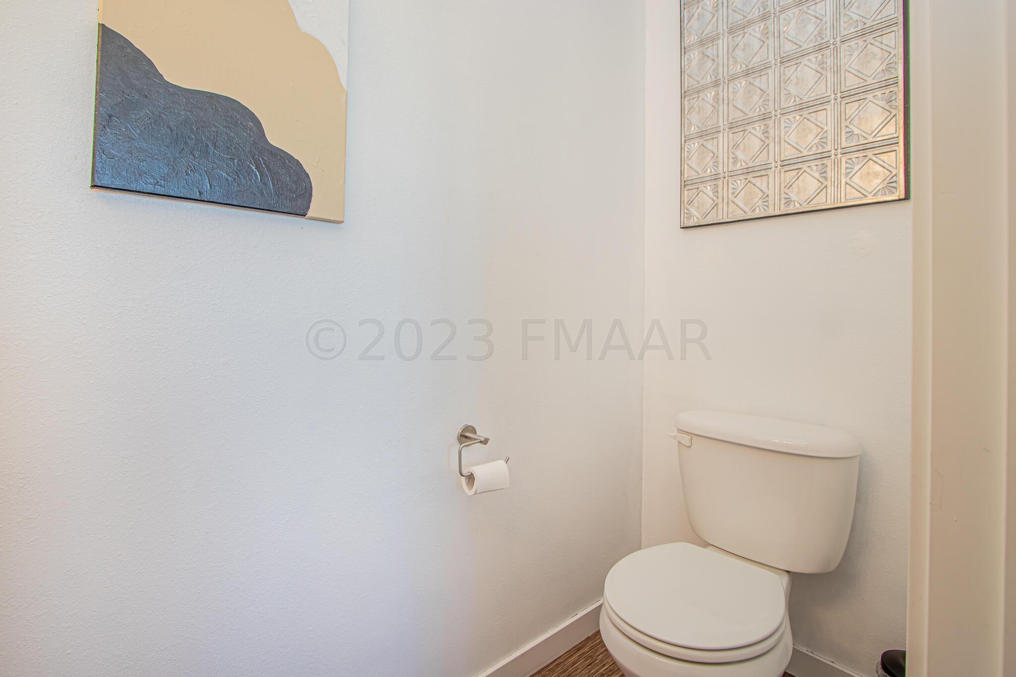 Main_Bathroom_2