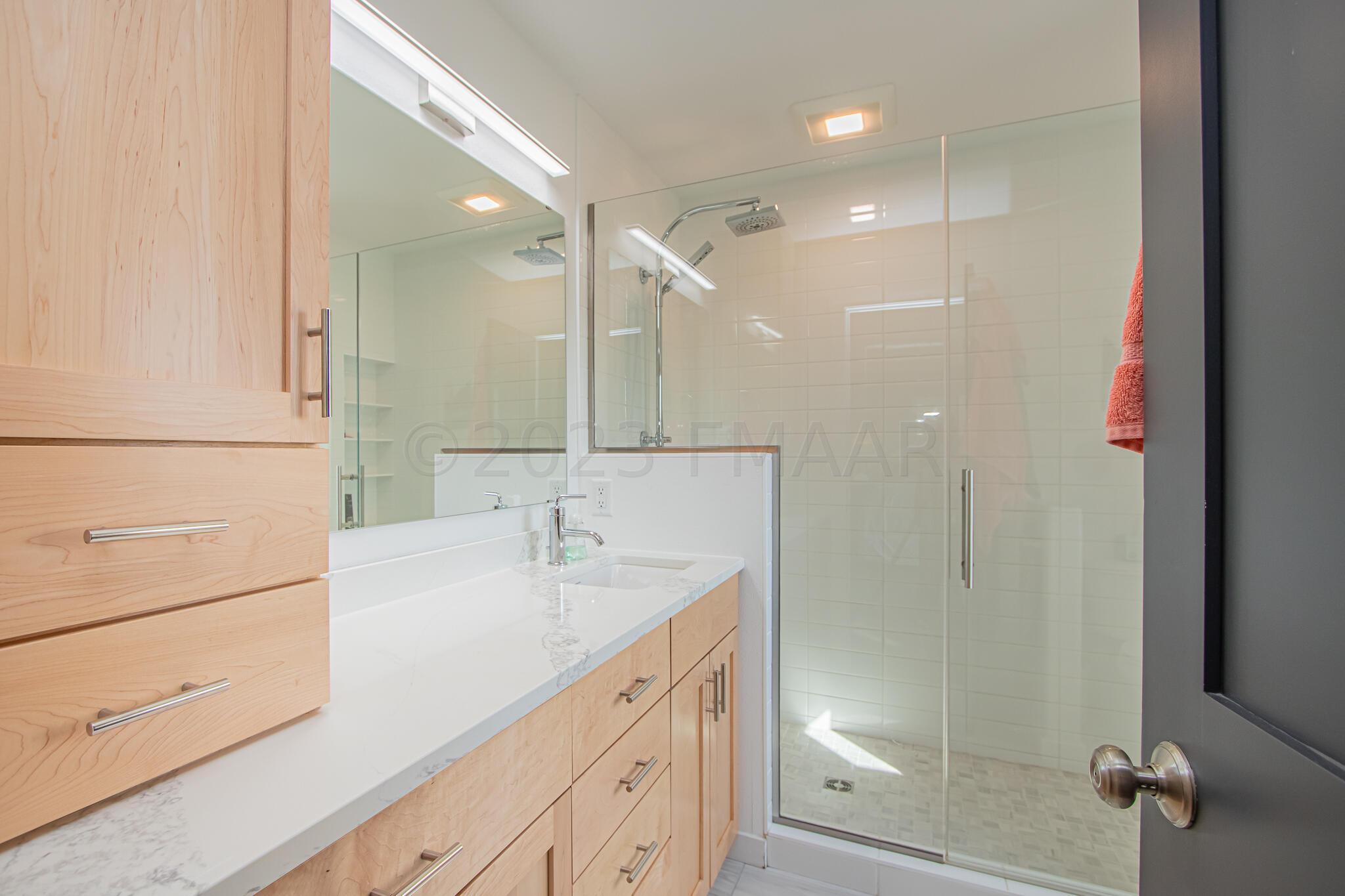 Master_Bathroom_1