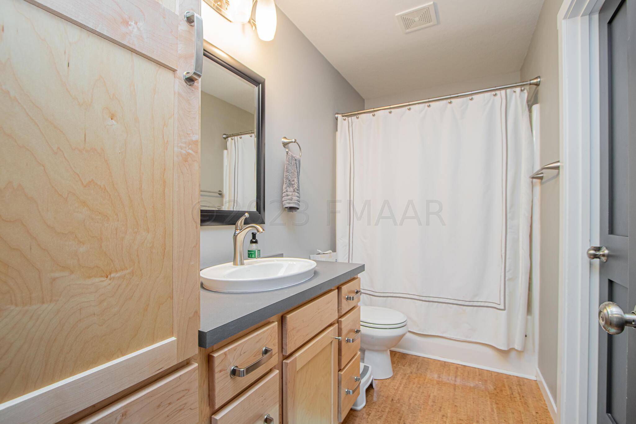 Upper_Bathroom_1