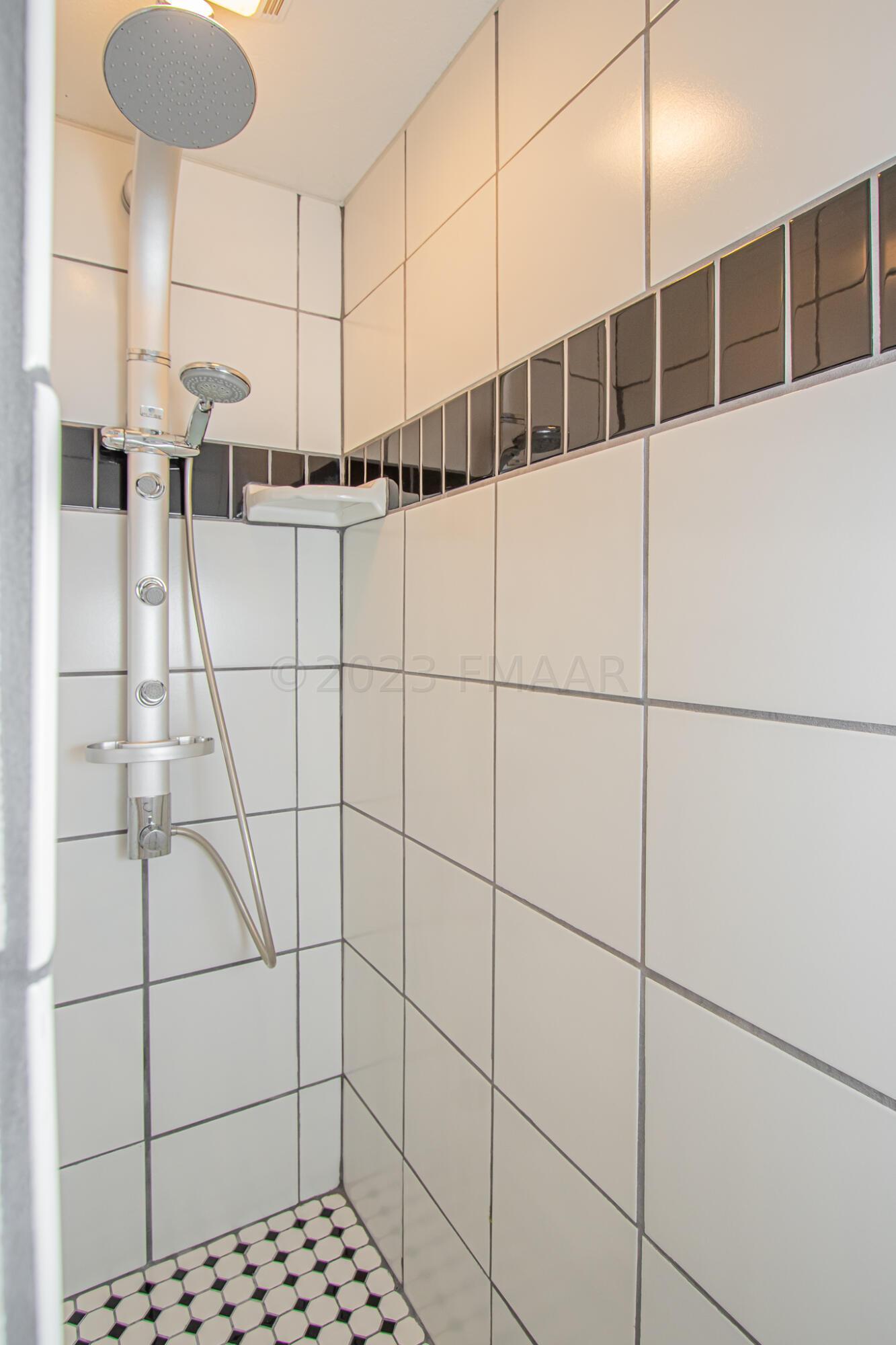 Lower_Bathroom_2