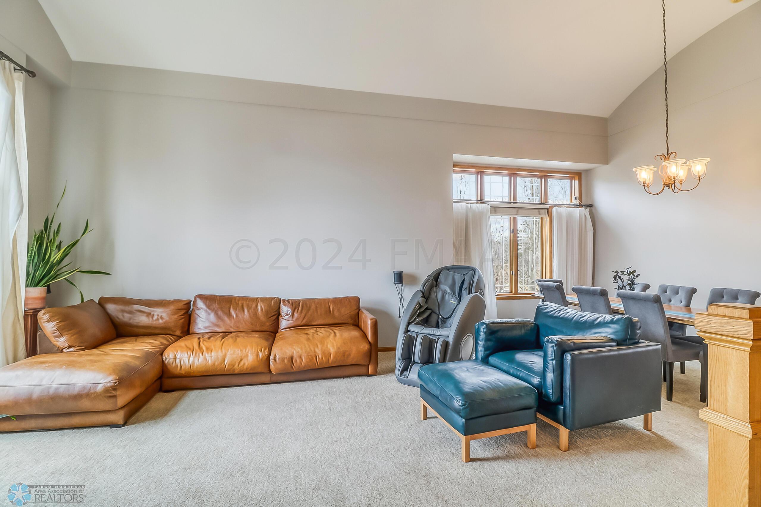 Familyroom1_4