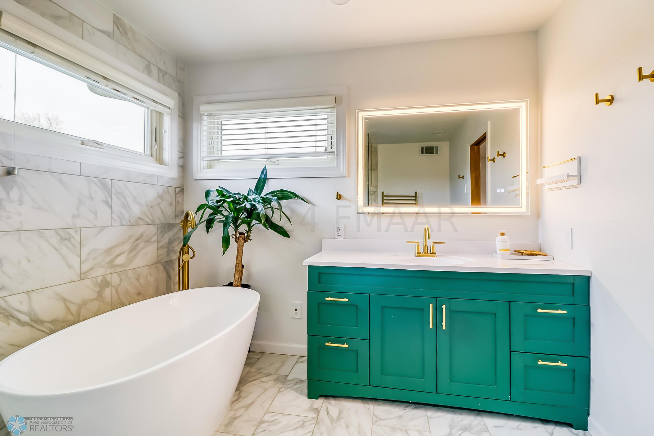 Primary Bathroom1_3