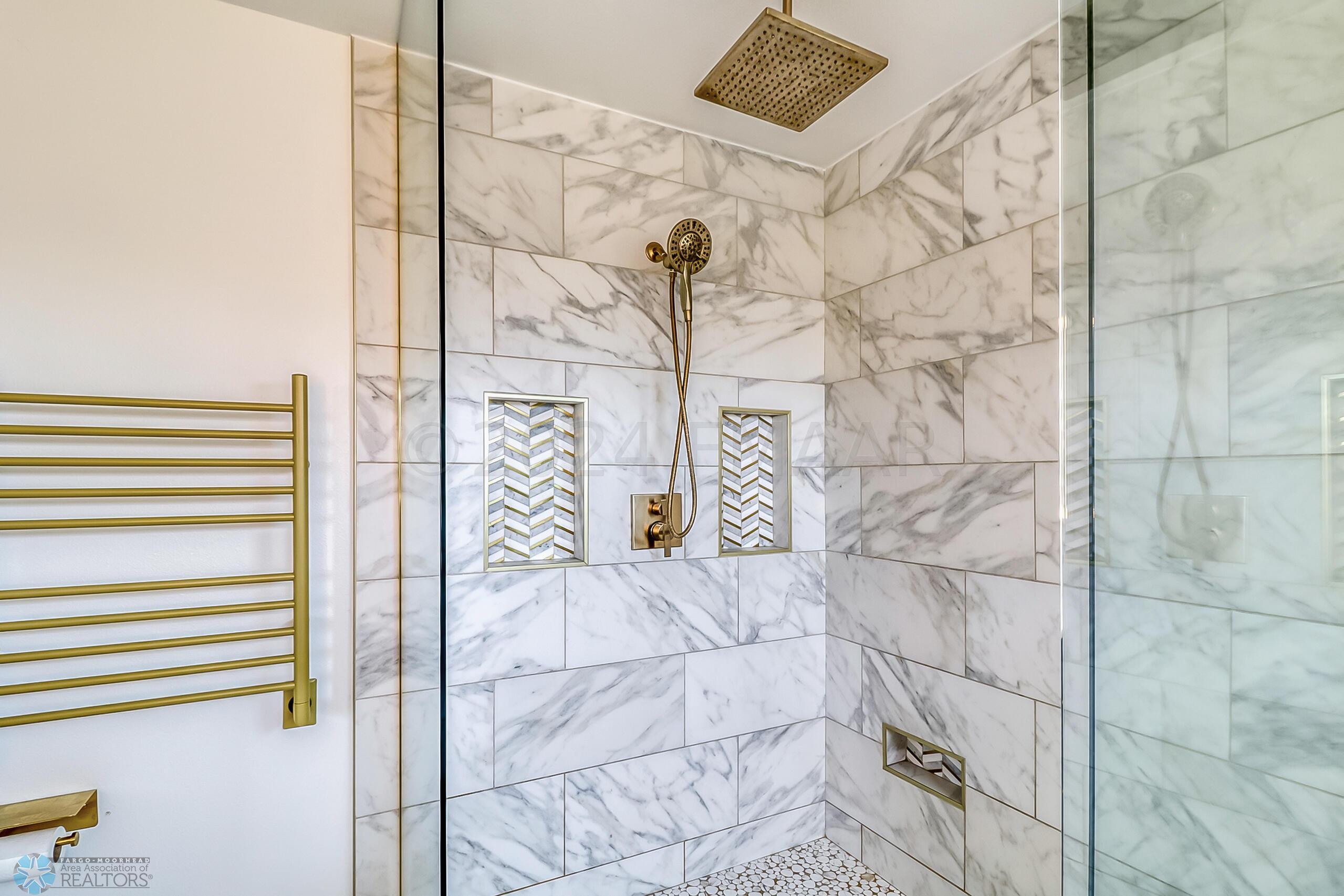 Primary Bathroom1_4