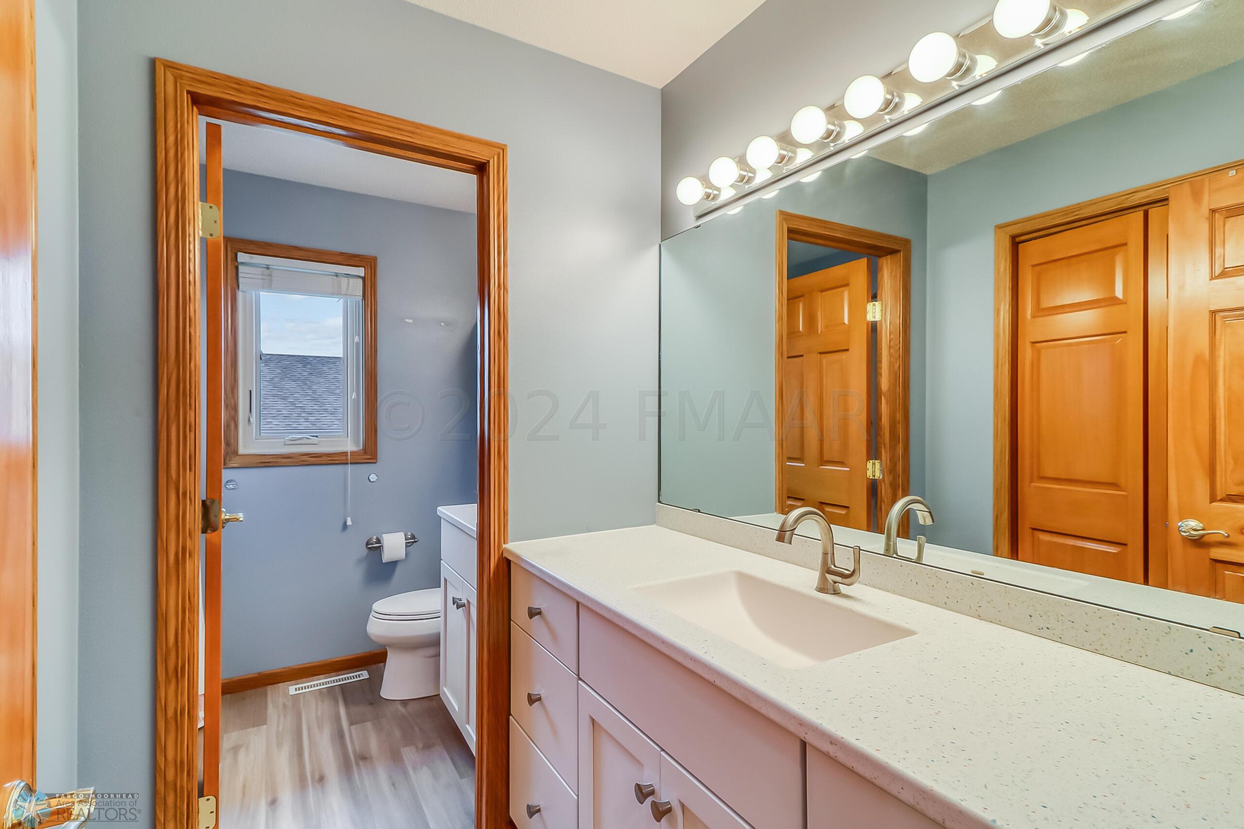 Upstairs Bathroom1_1
