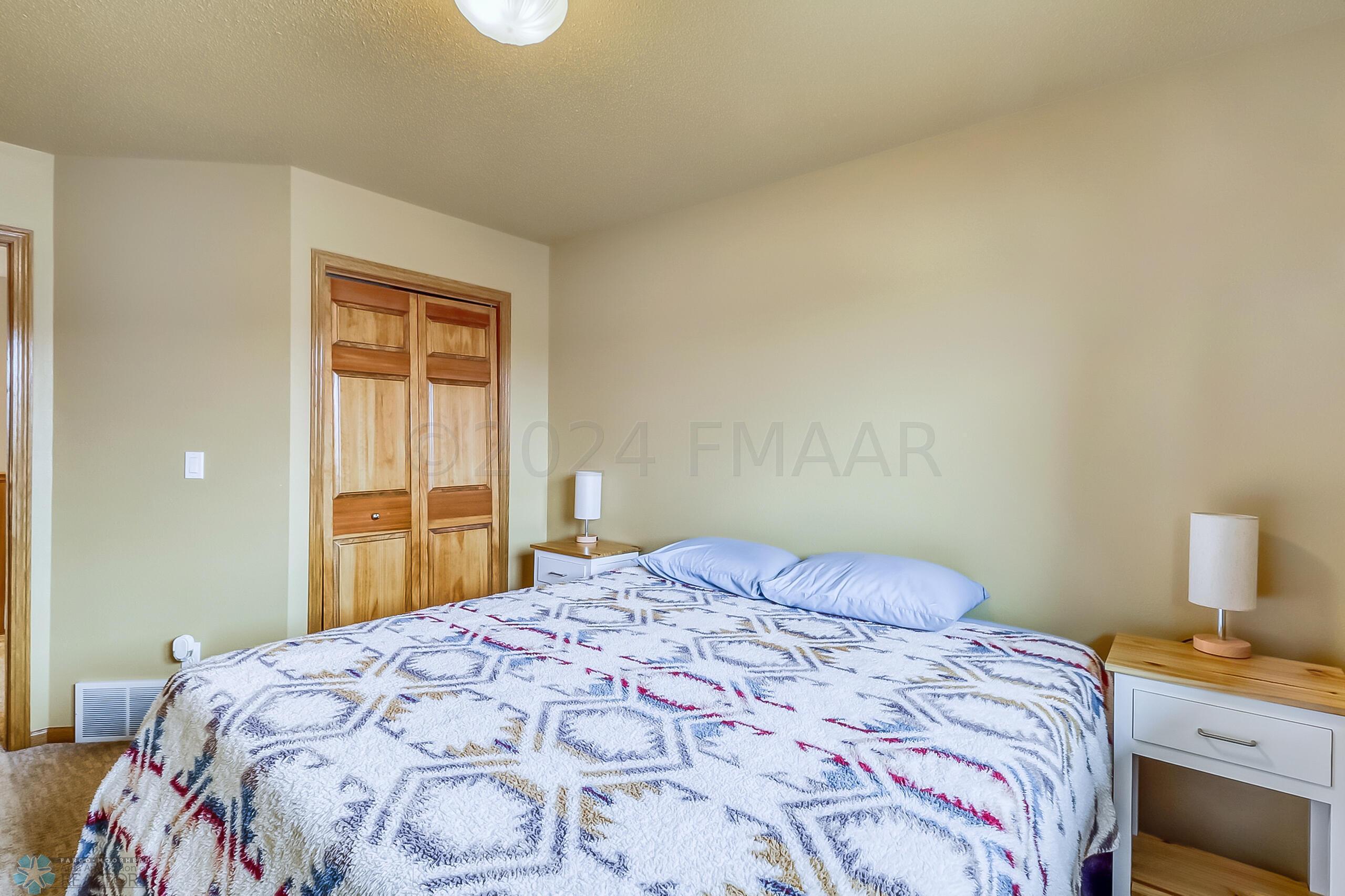 Upstairs Bedroom2_2
