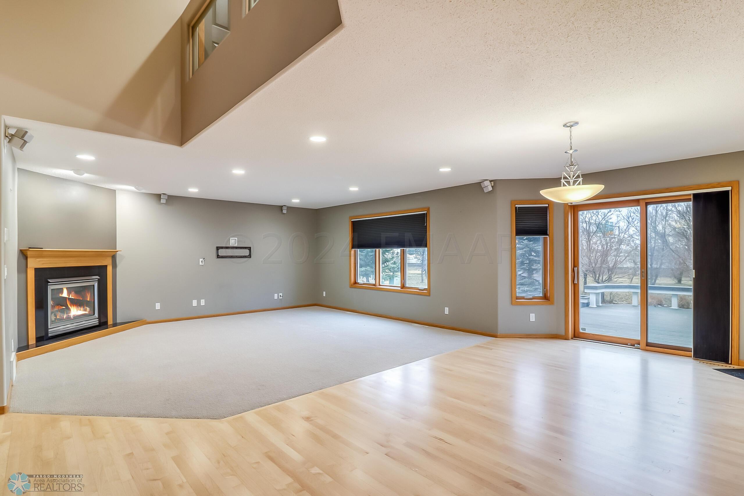 Familyroom1_1