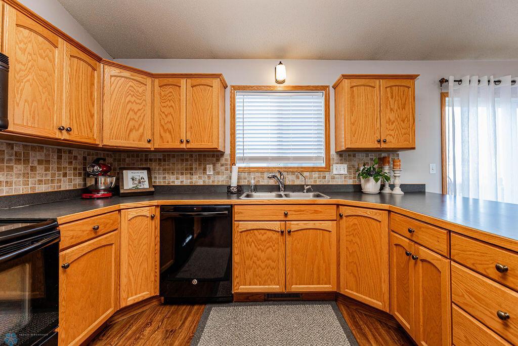 Spacious Bright Kitchen