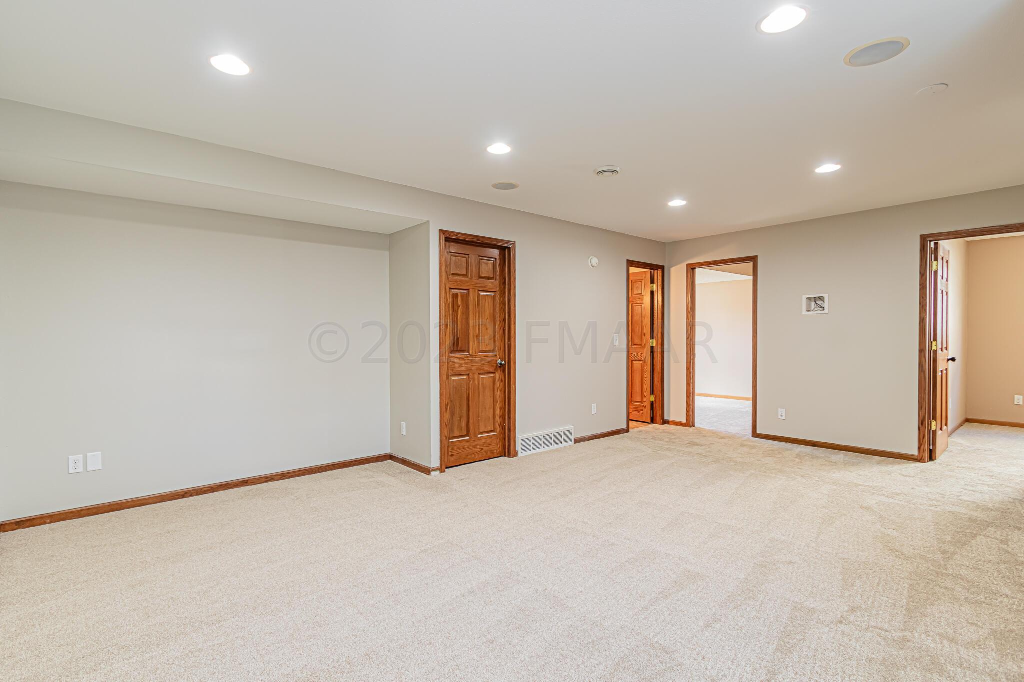 6151 23rd St S, Fargo, ND 58104-24