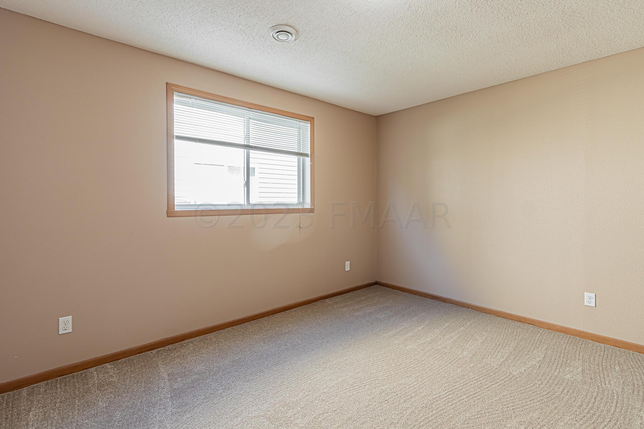 6151 23rd St S, Fargo, ND 58104-28