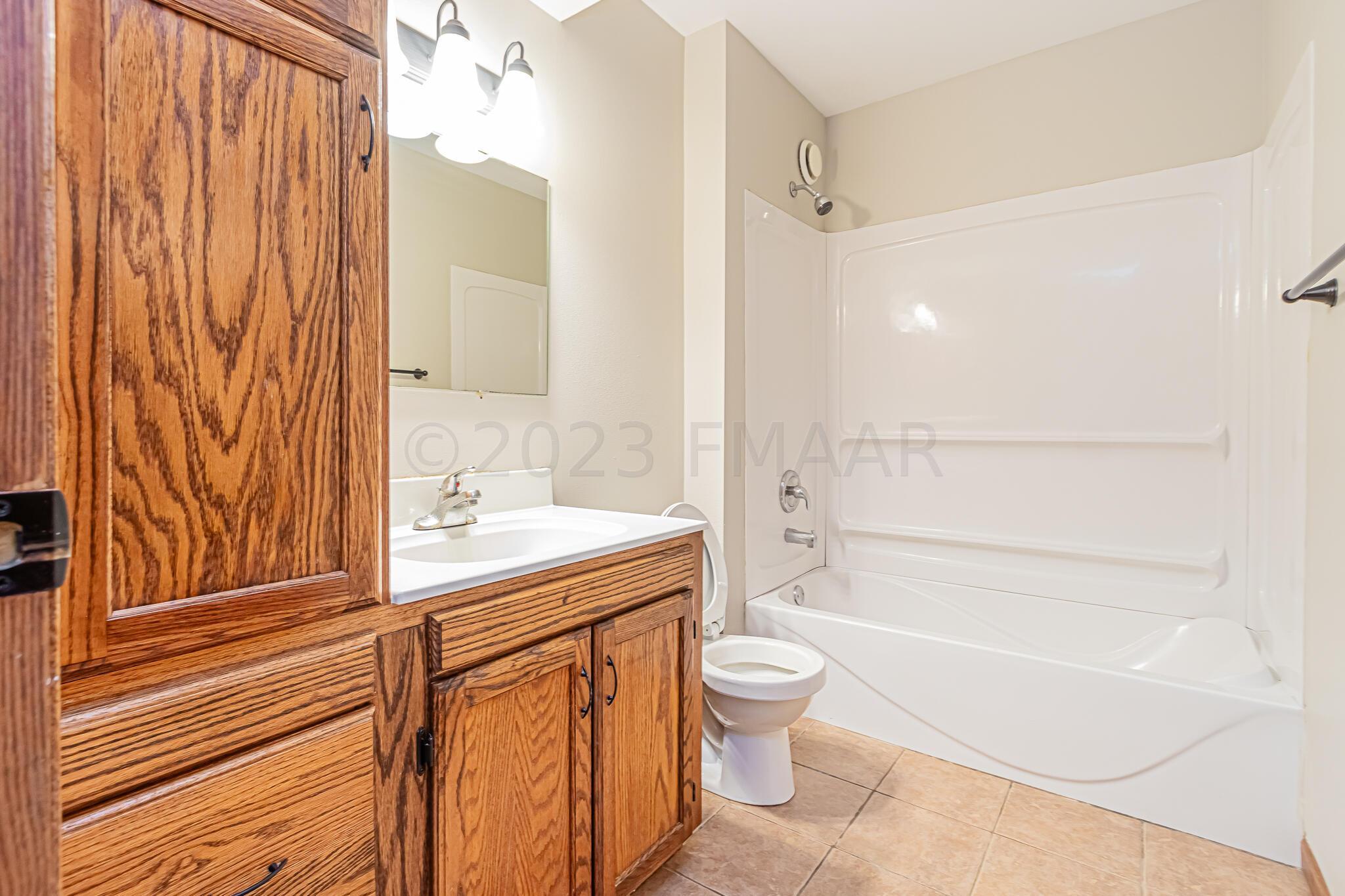 6151 23rd St S, Fargo, ND 58104-32