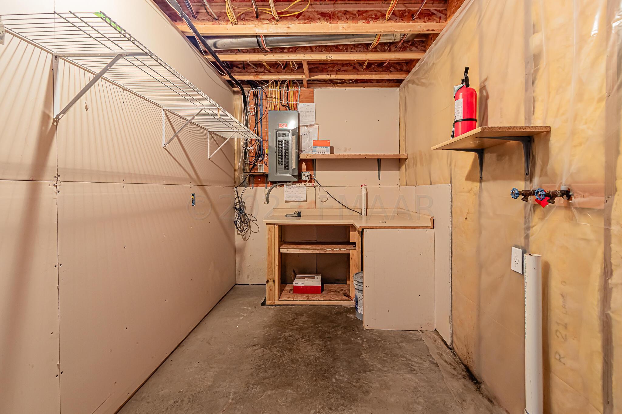 6151 23rd St S, Fargo, ND 58104-33