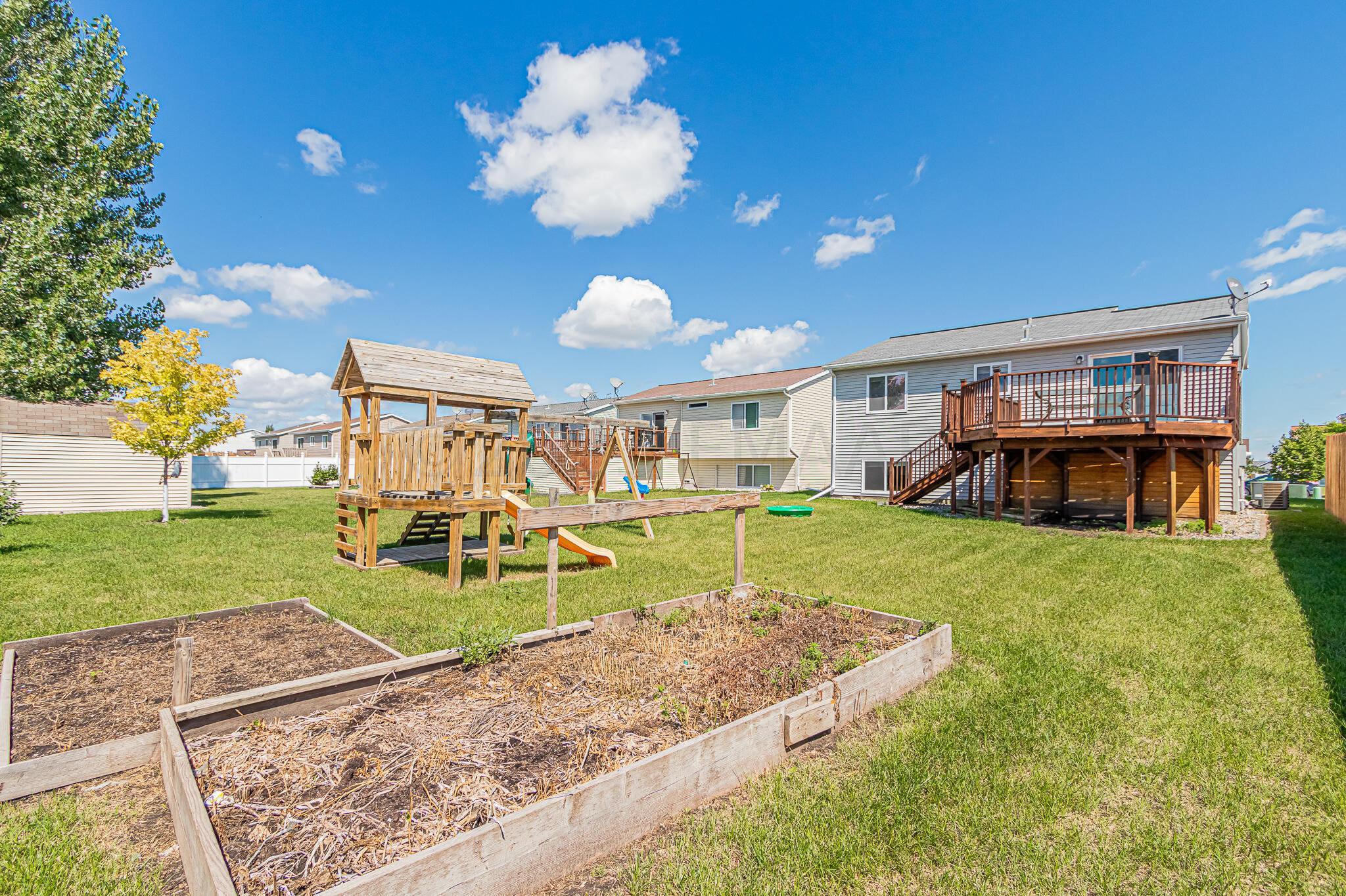 6151 23rd St S, Fargo, ND 58104-05
