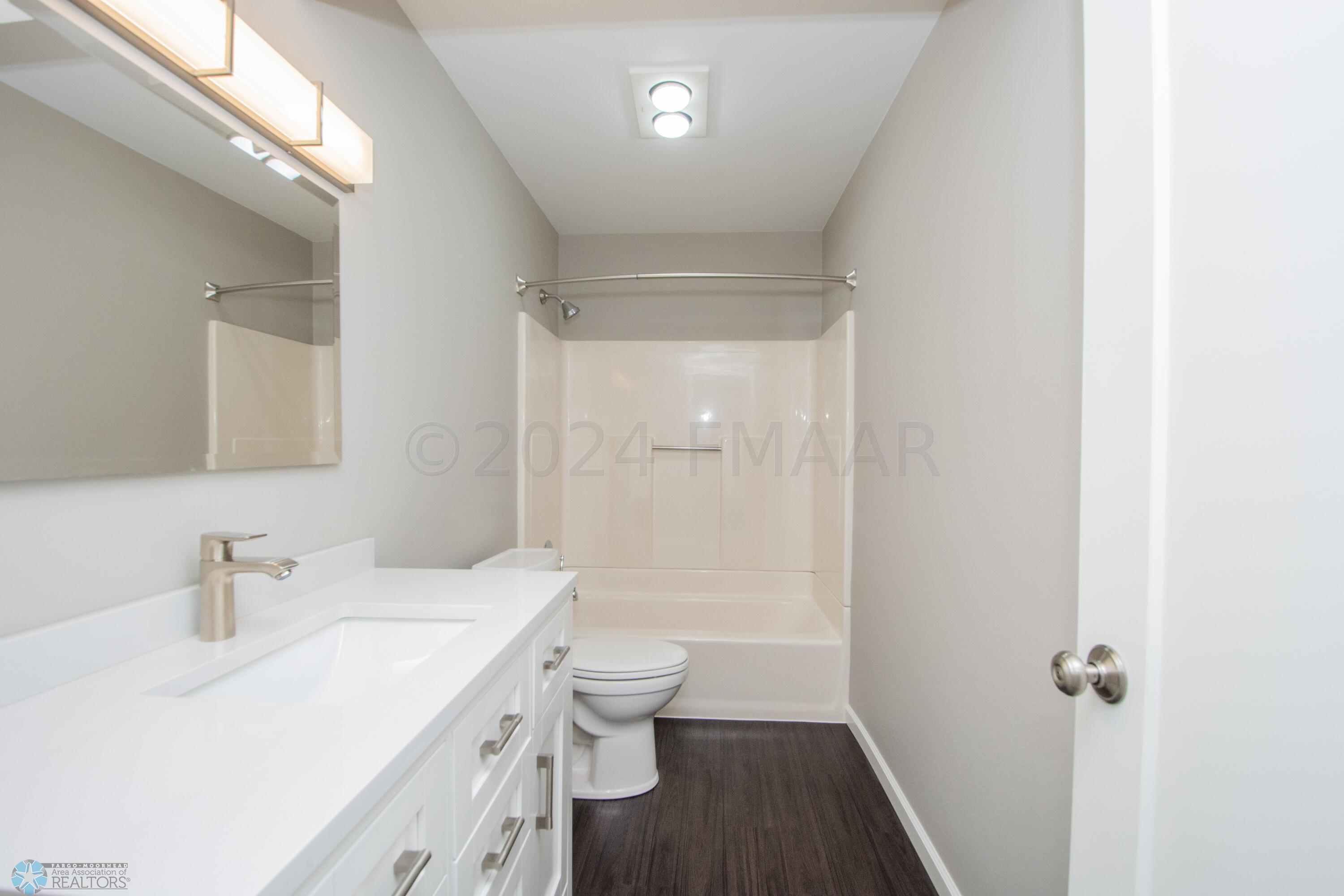 Lower Level Bath
