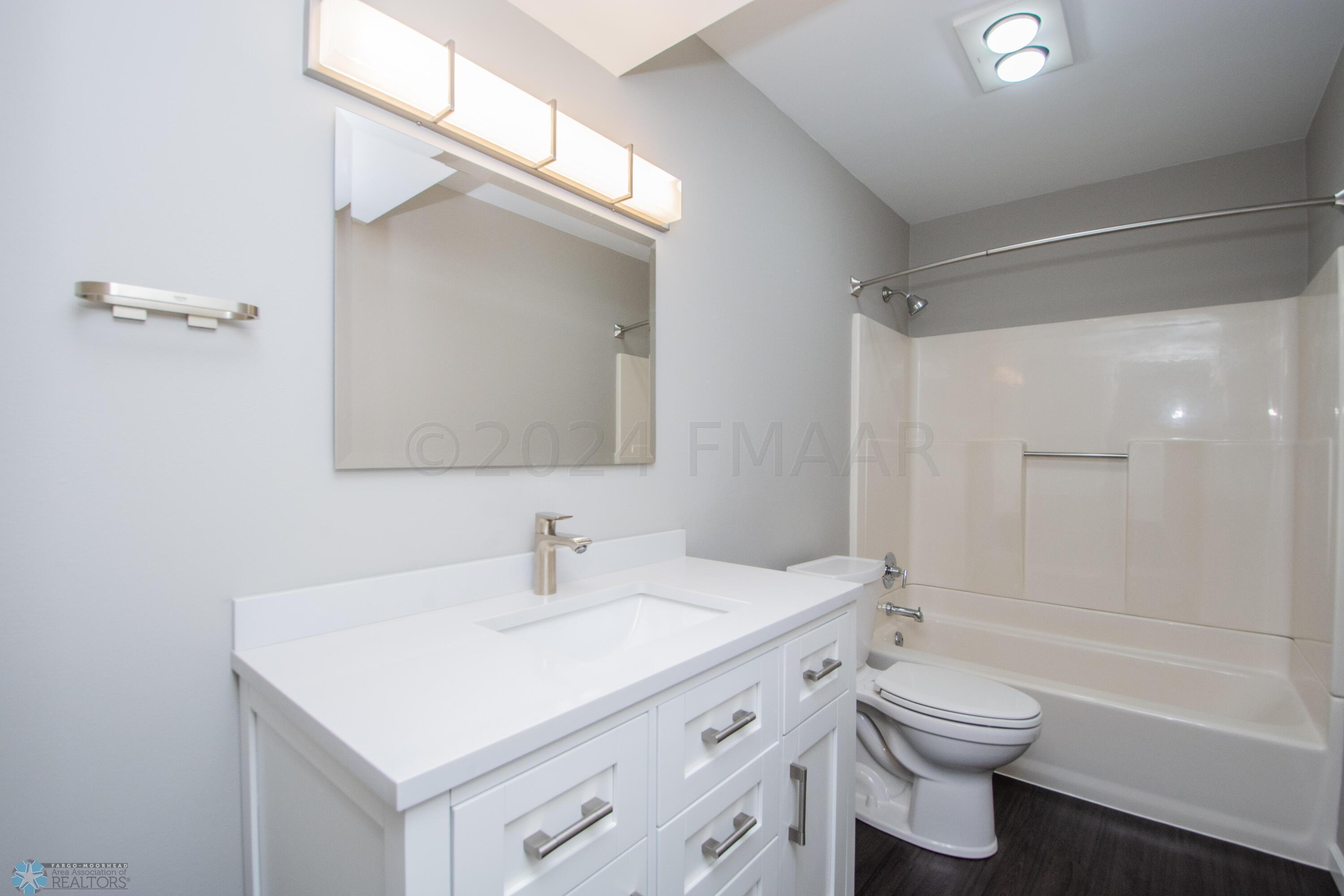 Lower Level Bath