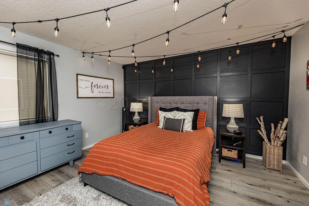 Upper Lvl Primary Bdrm