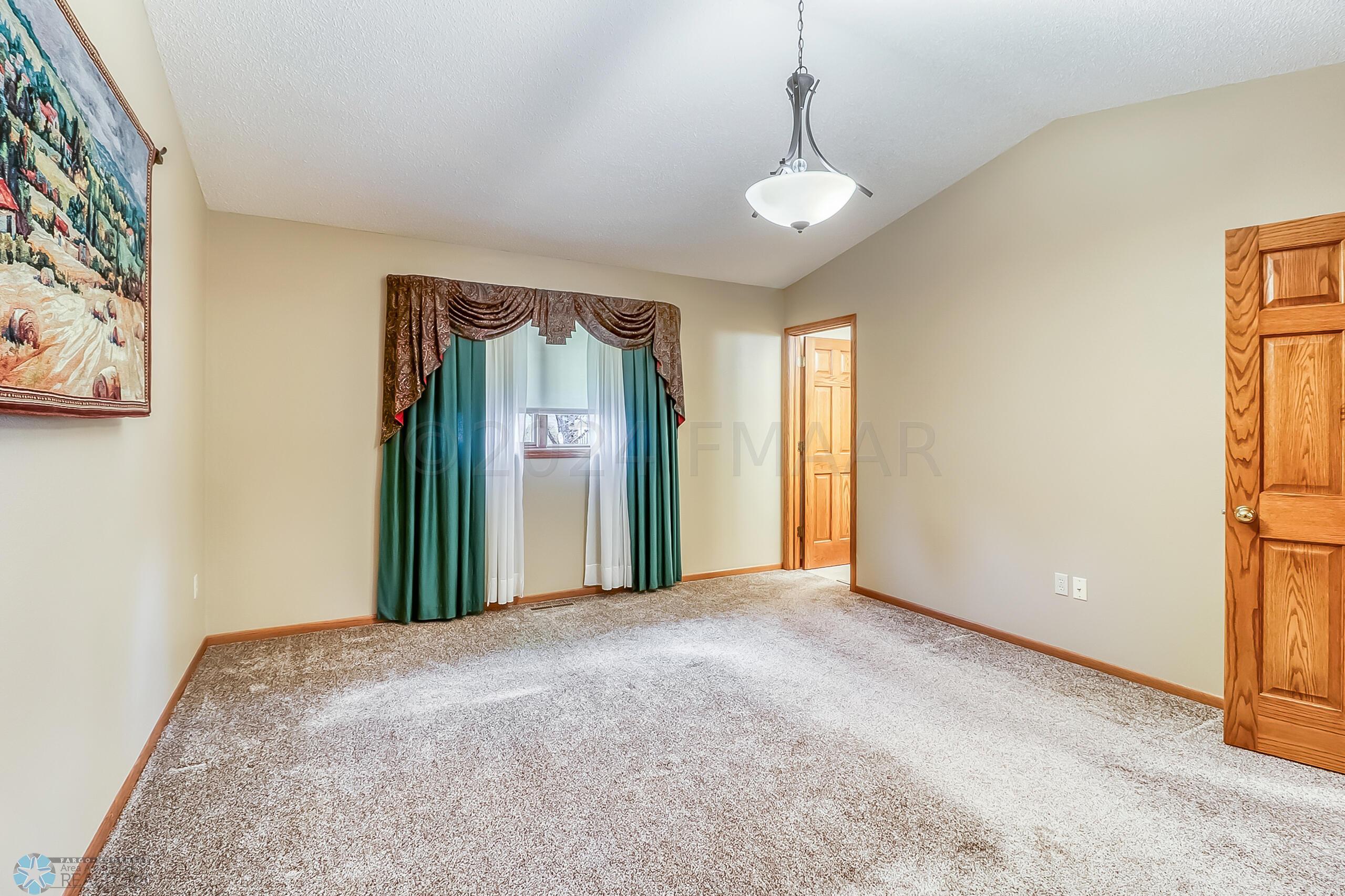 Primary Bedroom1_1