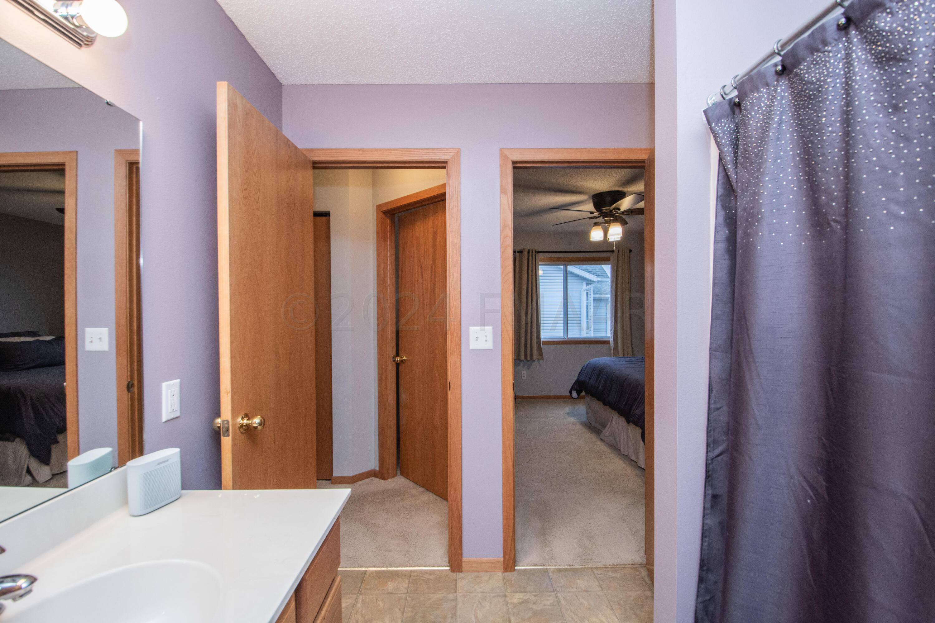 Upstairs Bathroom - Hollywood