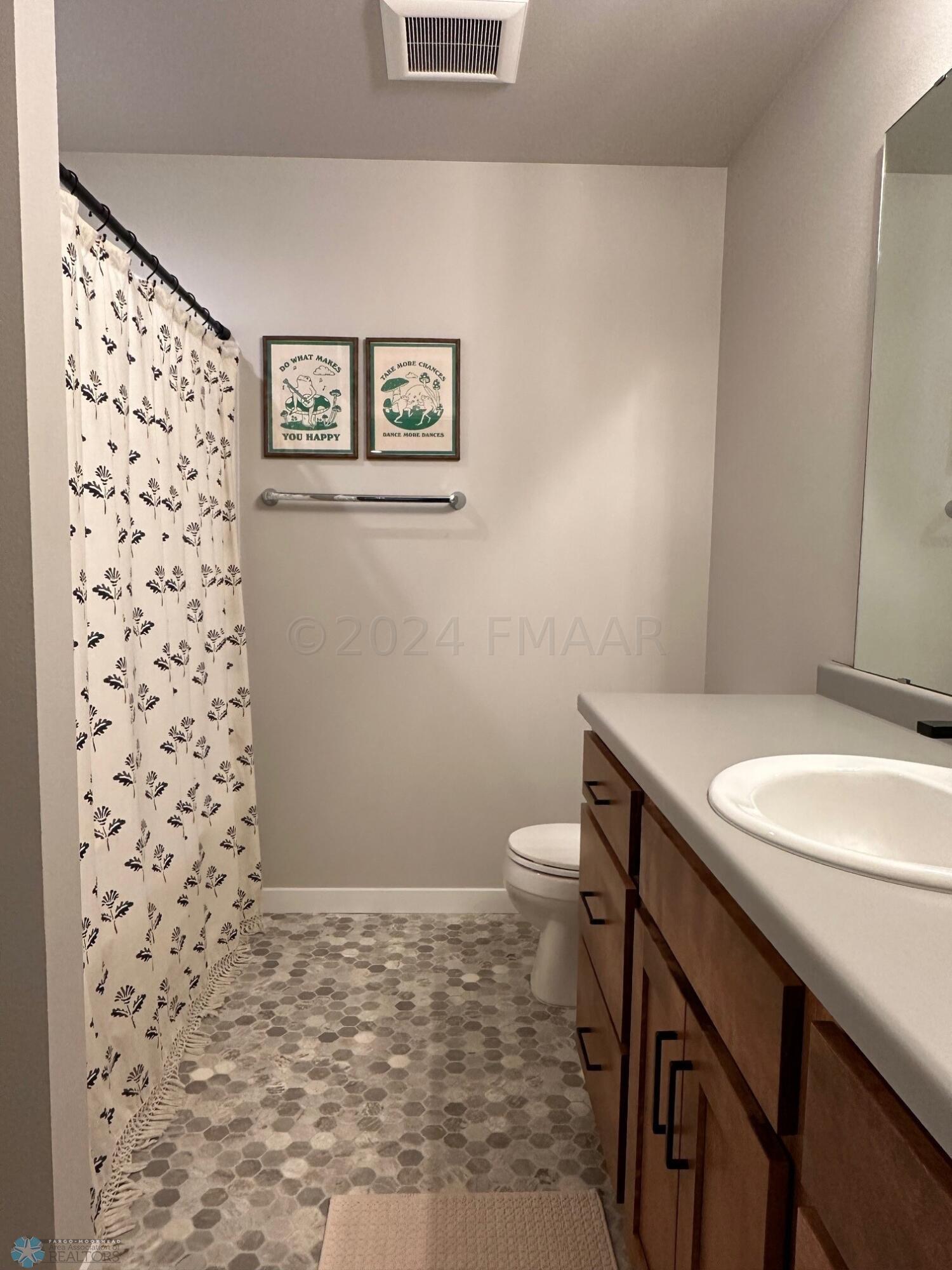 LL Full Bath