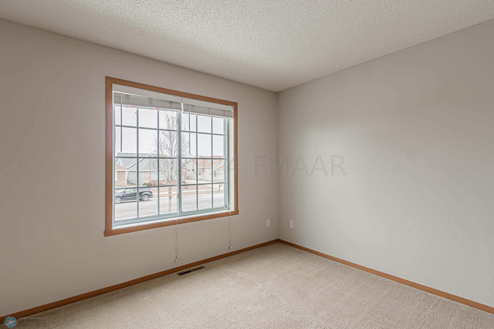 2250 57th Ave S, Fargo, ND-11