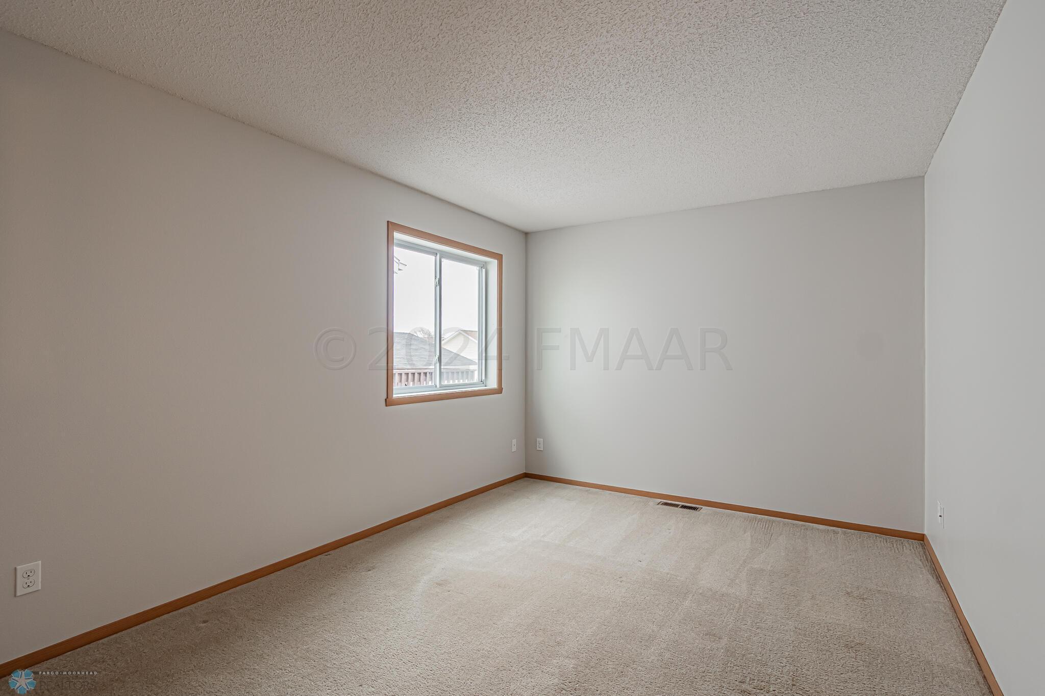 2250 57th Ave S, Fargo, ND-13